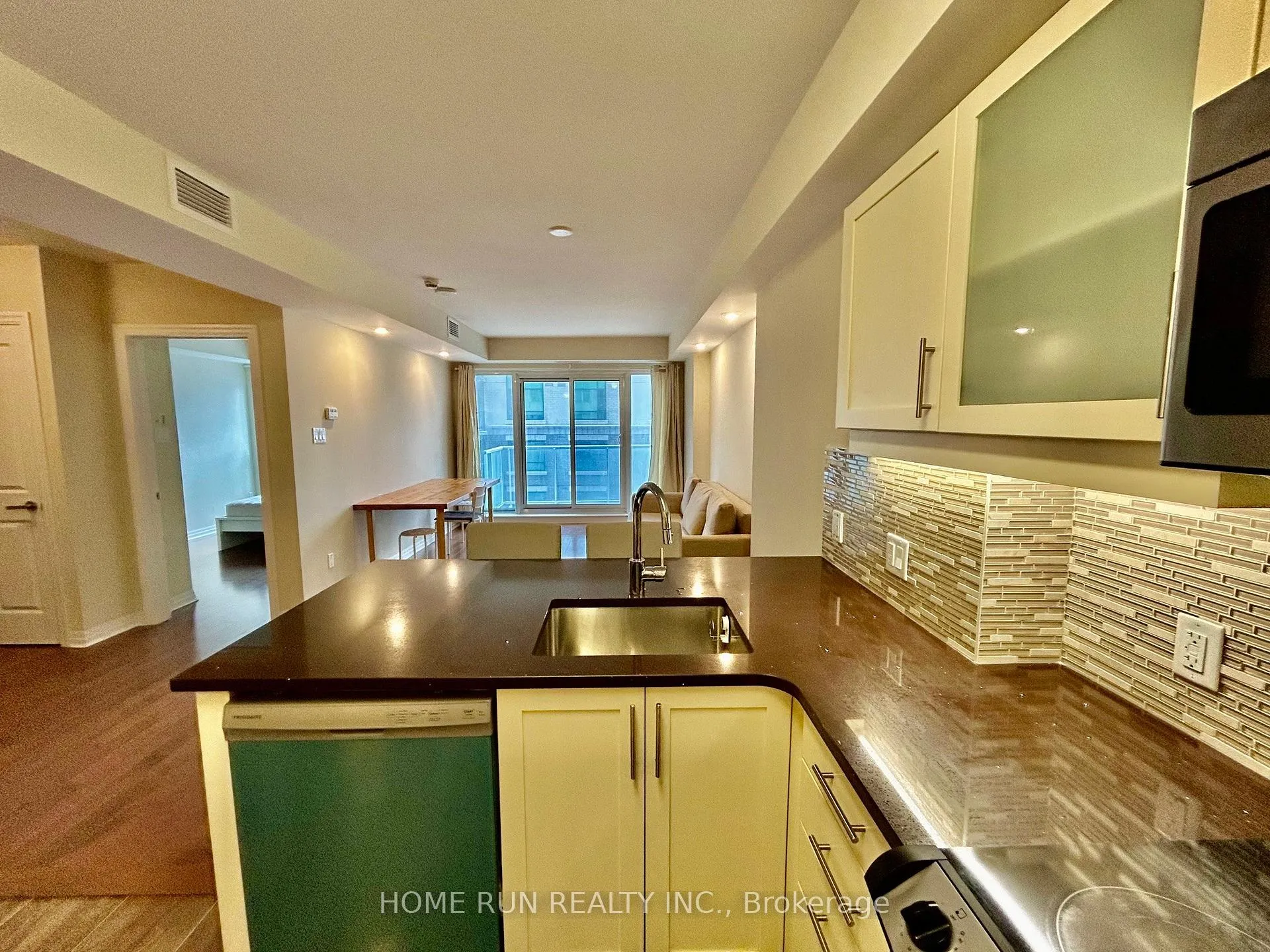 Photo 9 of Unit 1104, 195 Besserer Street, Ottawa, Sandy Hill — HOMEH