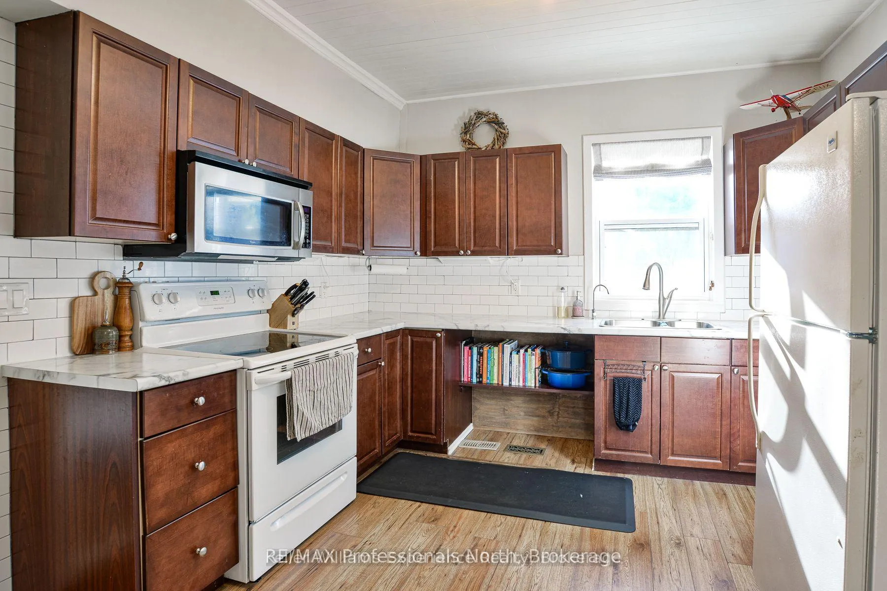 Photo 14 of 14 Edward Street, Bracebridge, Macaulay — HOMEH