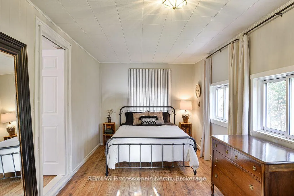 Photo 17 of 14 Edward Street, Bracebridge, Macaulay — HOMEH