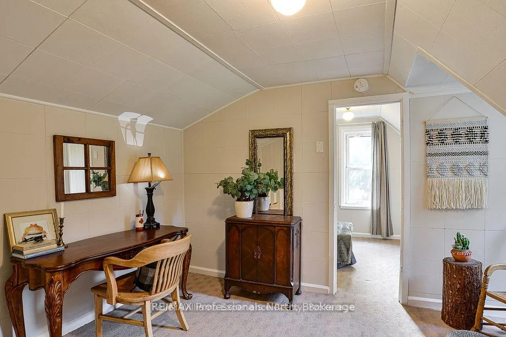 Photo 22 of 14 Edward Street, Bracebridge, Macaulay — HOMEH