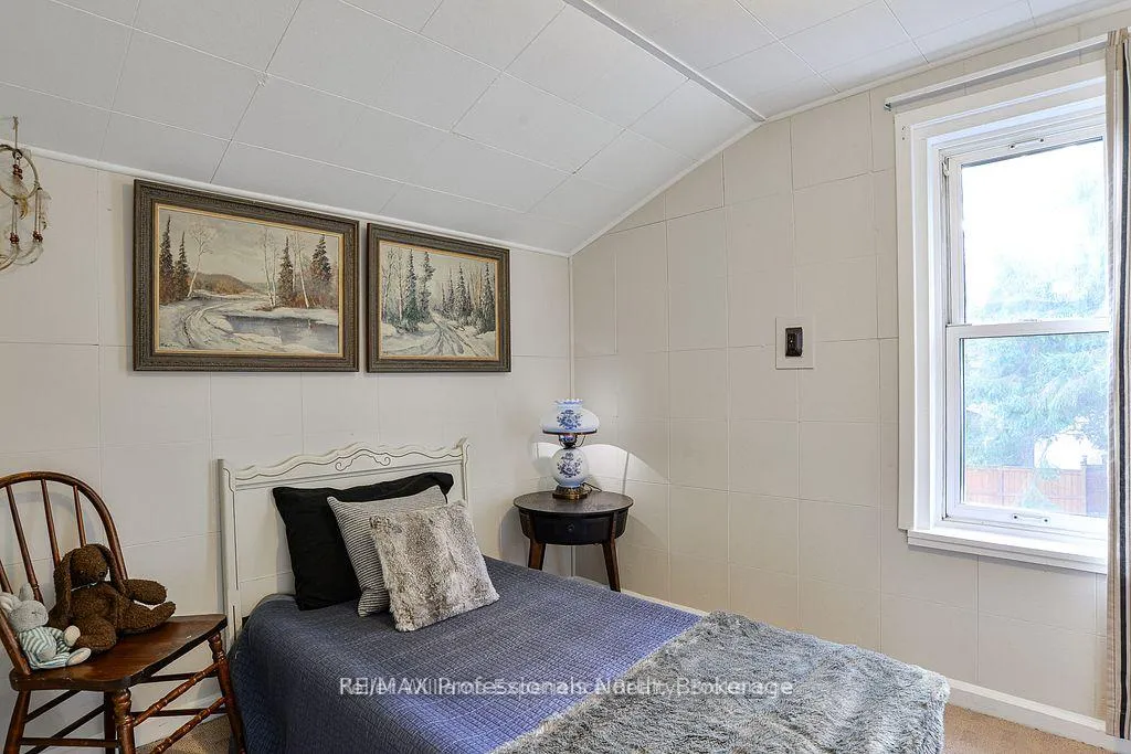 Photo 24 of 14 Edward Street, Bracebridge, Macaulay — HOMEH