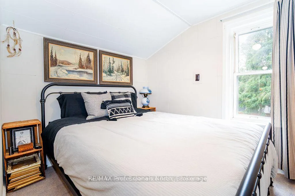 Photo 30 of 14 Edward Street, Bracebridge, Macaulay — HOMEH
