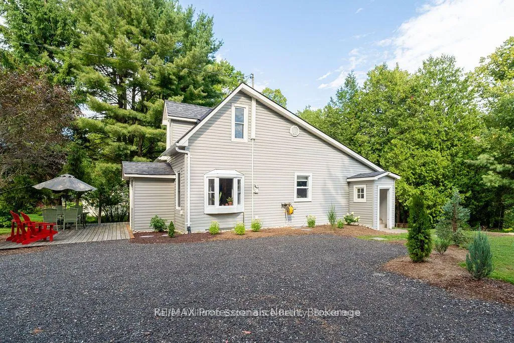 Photo 34 of 14 Edward Street, Bracebridge, Macaulay — HOMEH