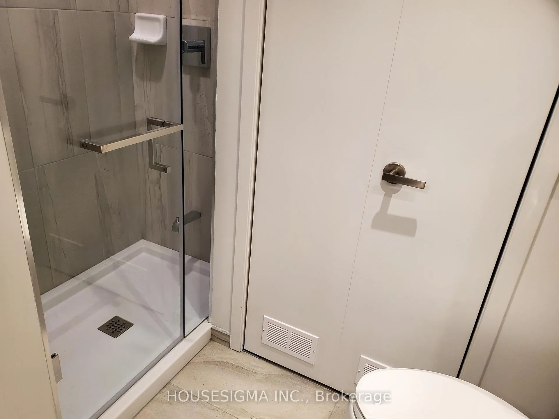 Photo 11 of Unit 3513, 195 Redpath Avenue, Toronto, Mount Pleasant West — HOMEH