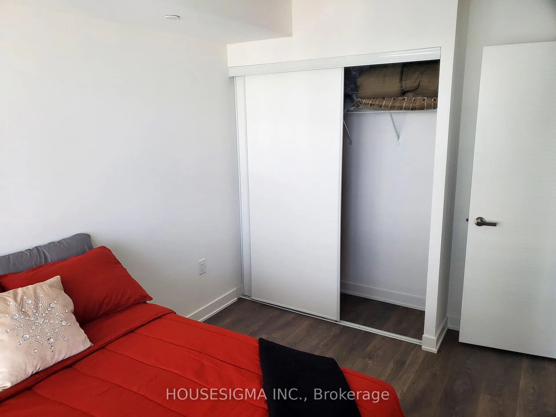 Photo 14 of Unit 3513, 195 Redpath Avenue, Toronto, Mount Pleasant West — HOMEH