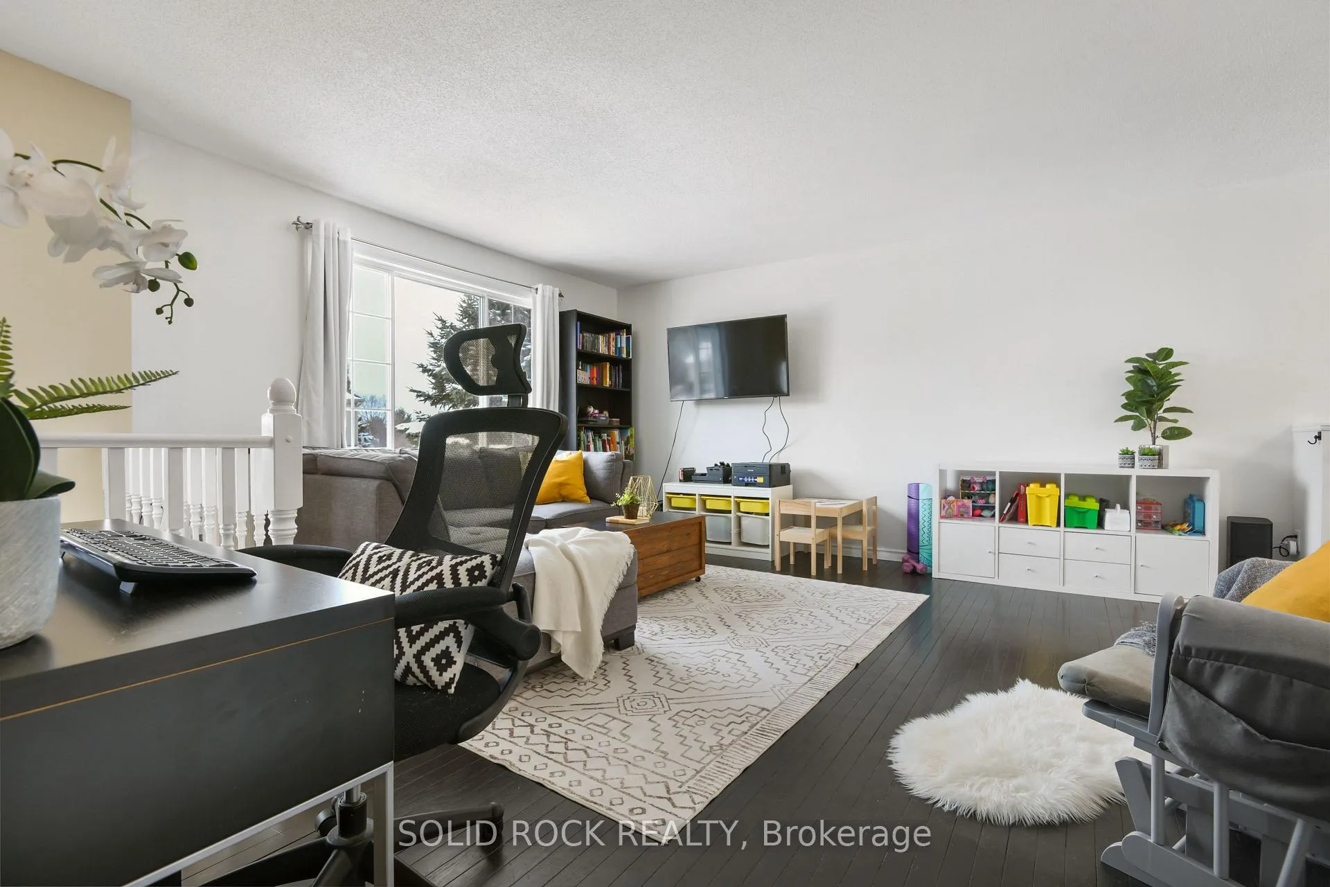 Photo 5 of 34 Northbrook Road, Petawawa — HOMEH