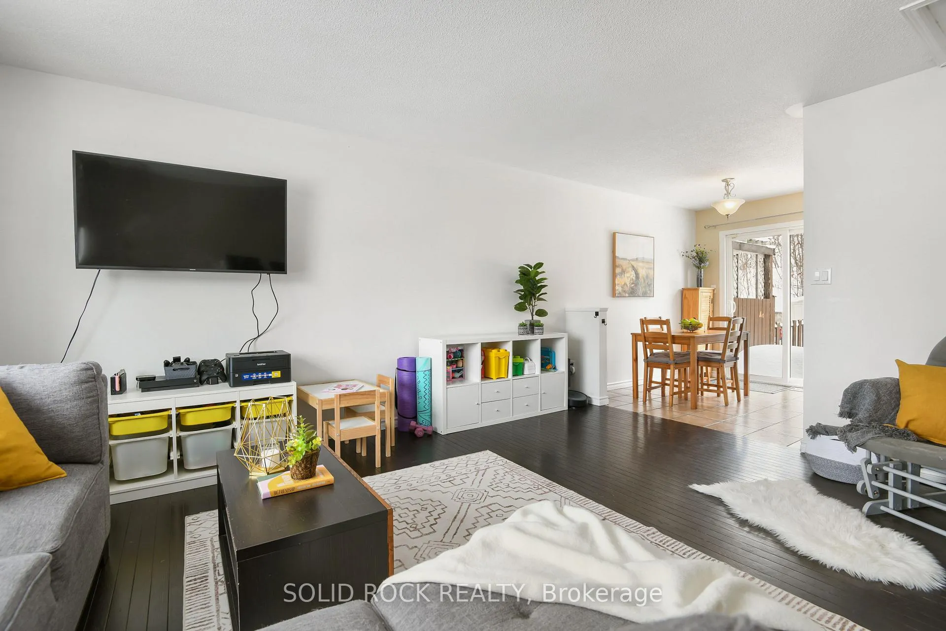 Photo 7 of 34 Northbrook Road, Petawawa — HOMEH