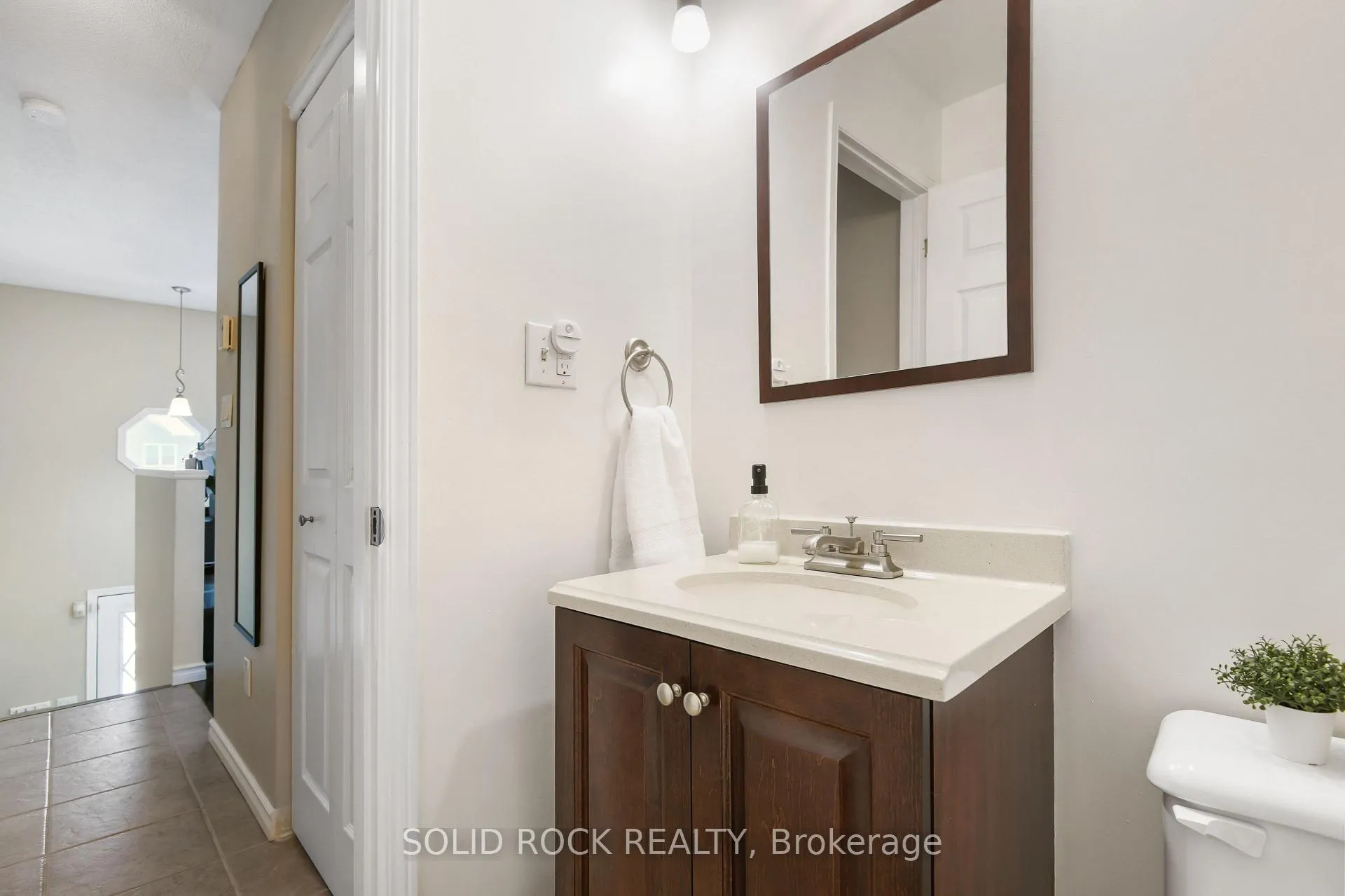 Photo 14 of 34 Northbrook Road, Petawawa — HOMEH