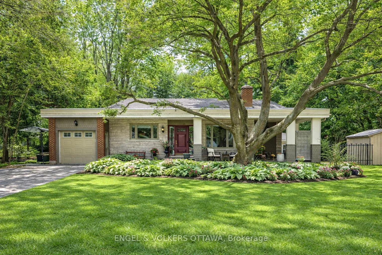 Photo 1 of 3 Hazelwood Way, Ottawa, Manotick Long Island & Nicholls Island — HOMEH