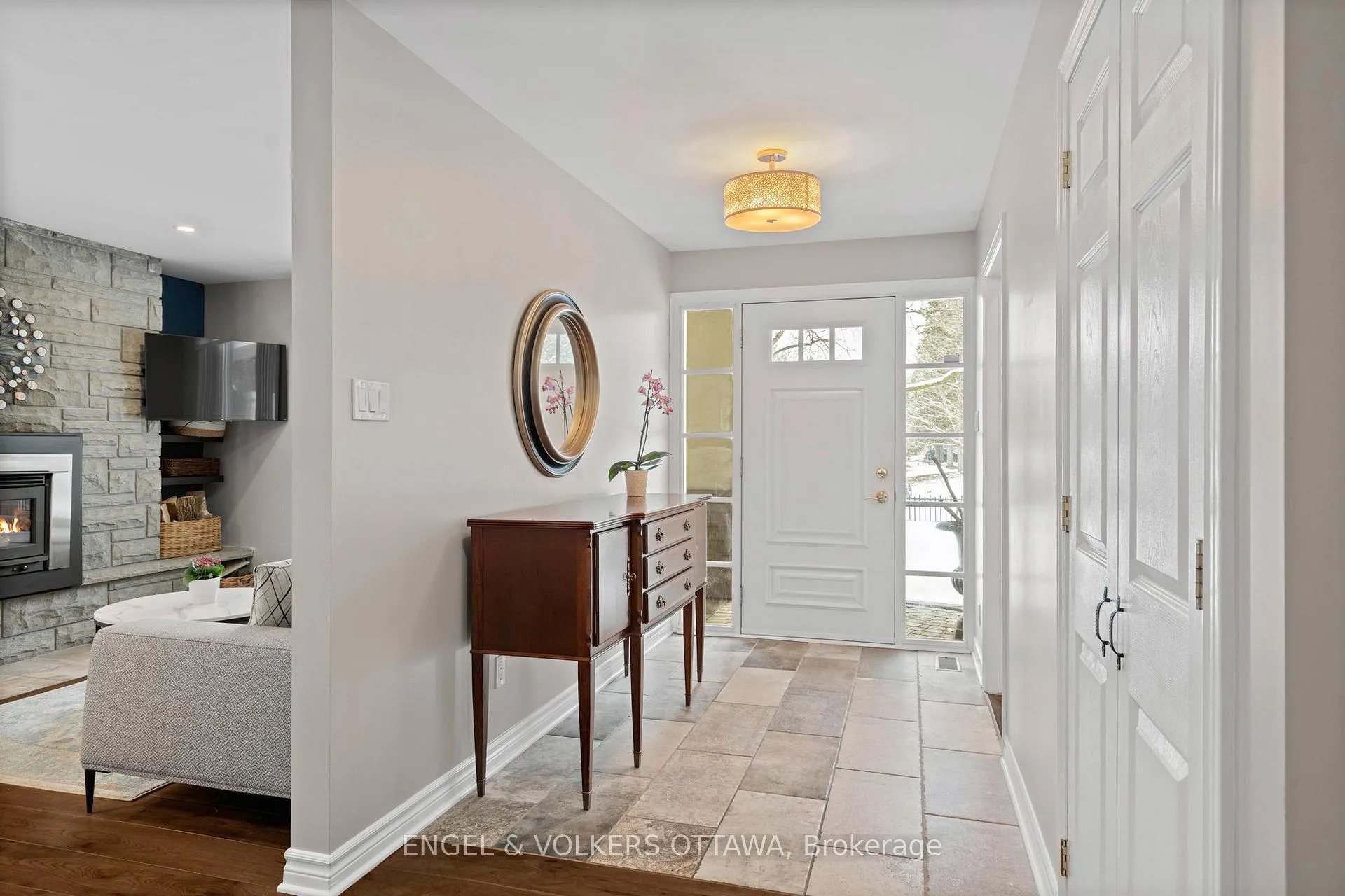 Photo 2 of 3 Hazelwood Way, Ottawa, Manotick Long Island & Nicholls Island — HOMEH