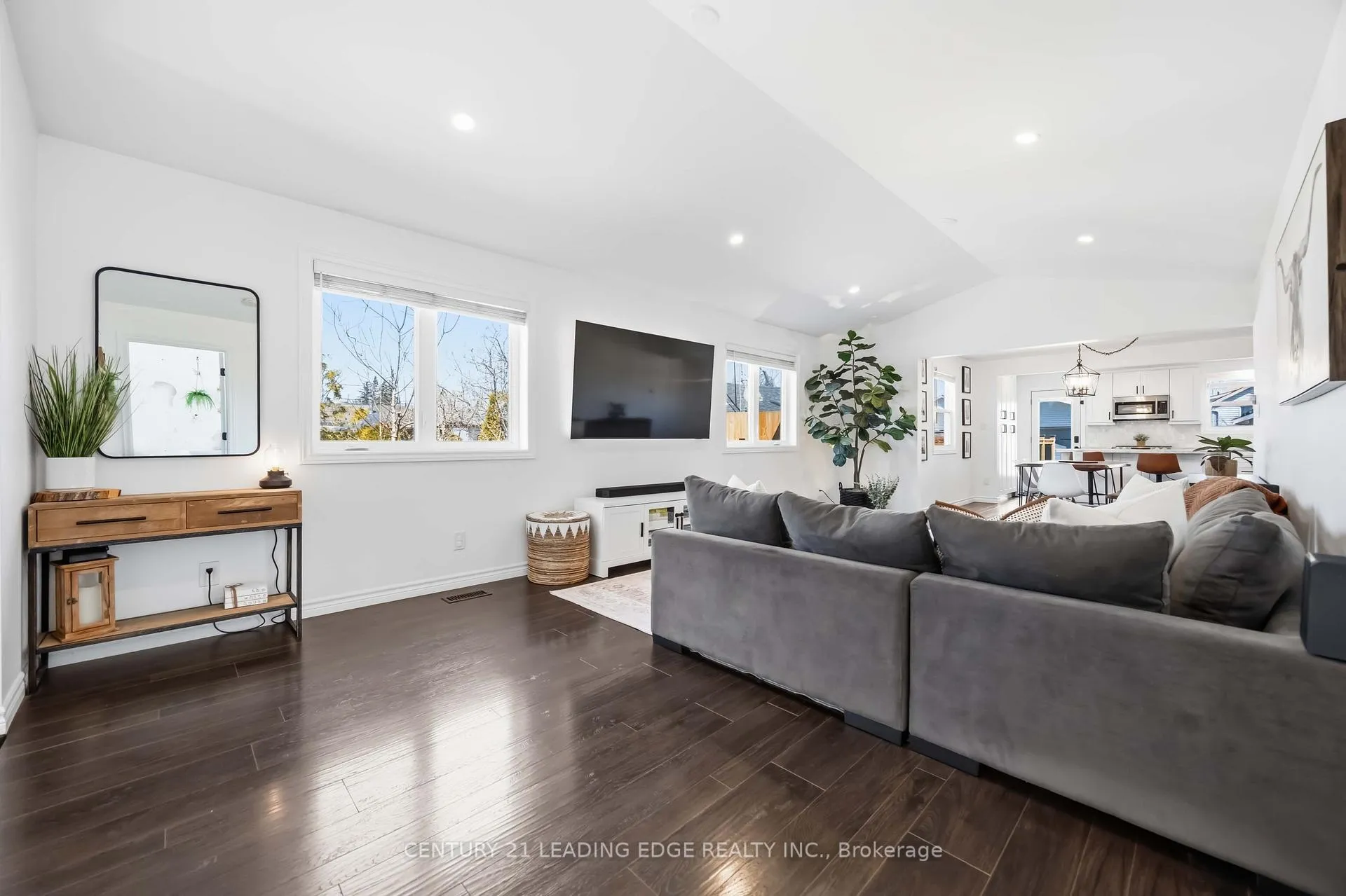 Photo 7 of 787 Third Avenue, Georgina, Historic Lakeshore Communities — HOMEH