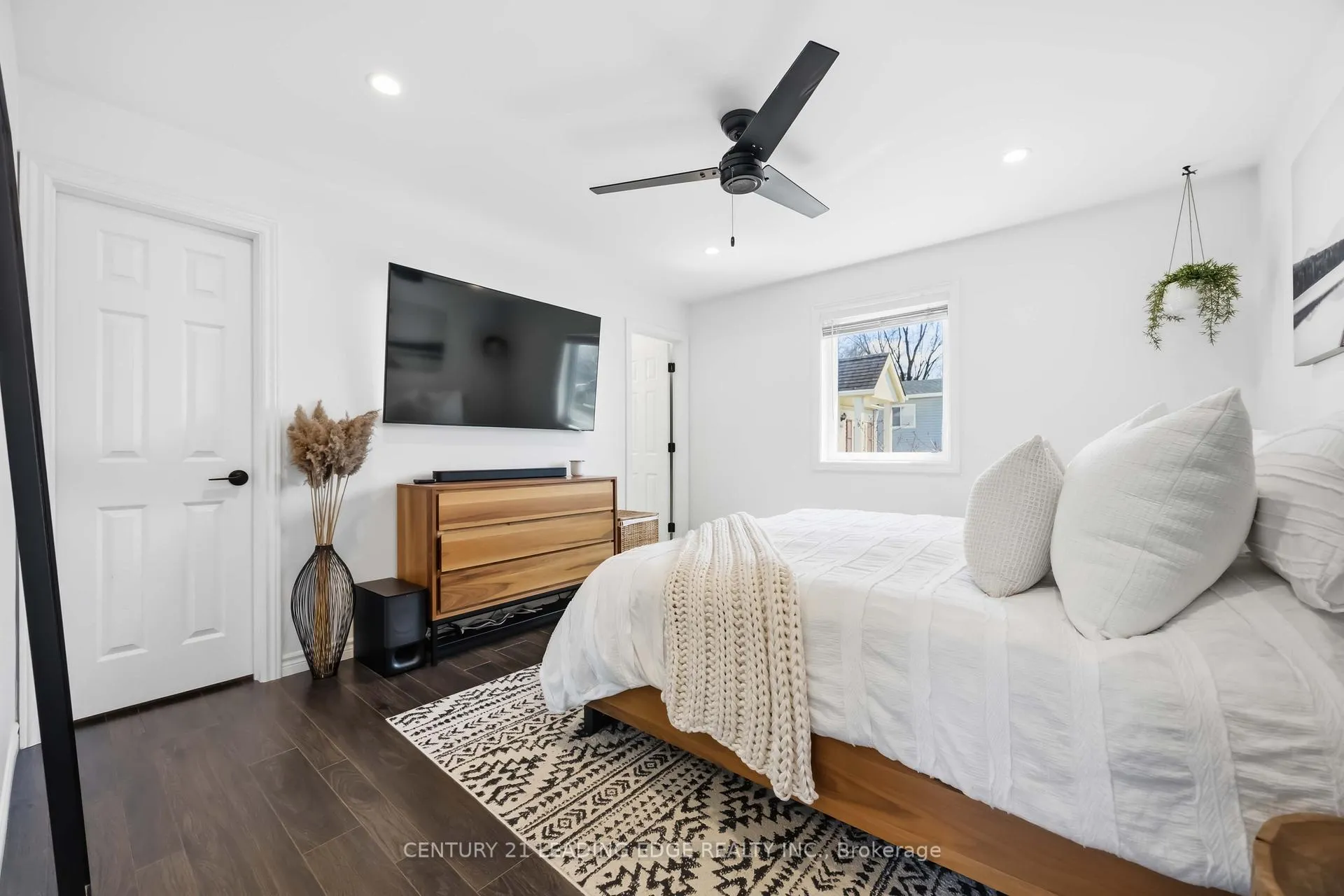 Photo 21 of 787 Third Avenue, Georgina, Historic Lakeshore Communities — HOMEH