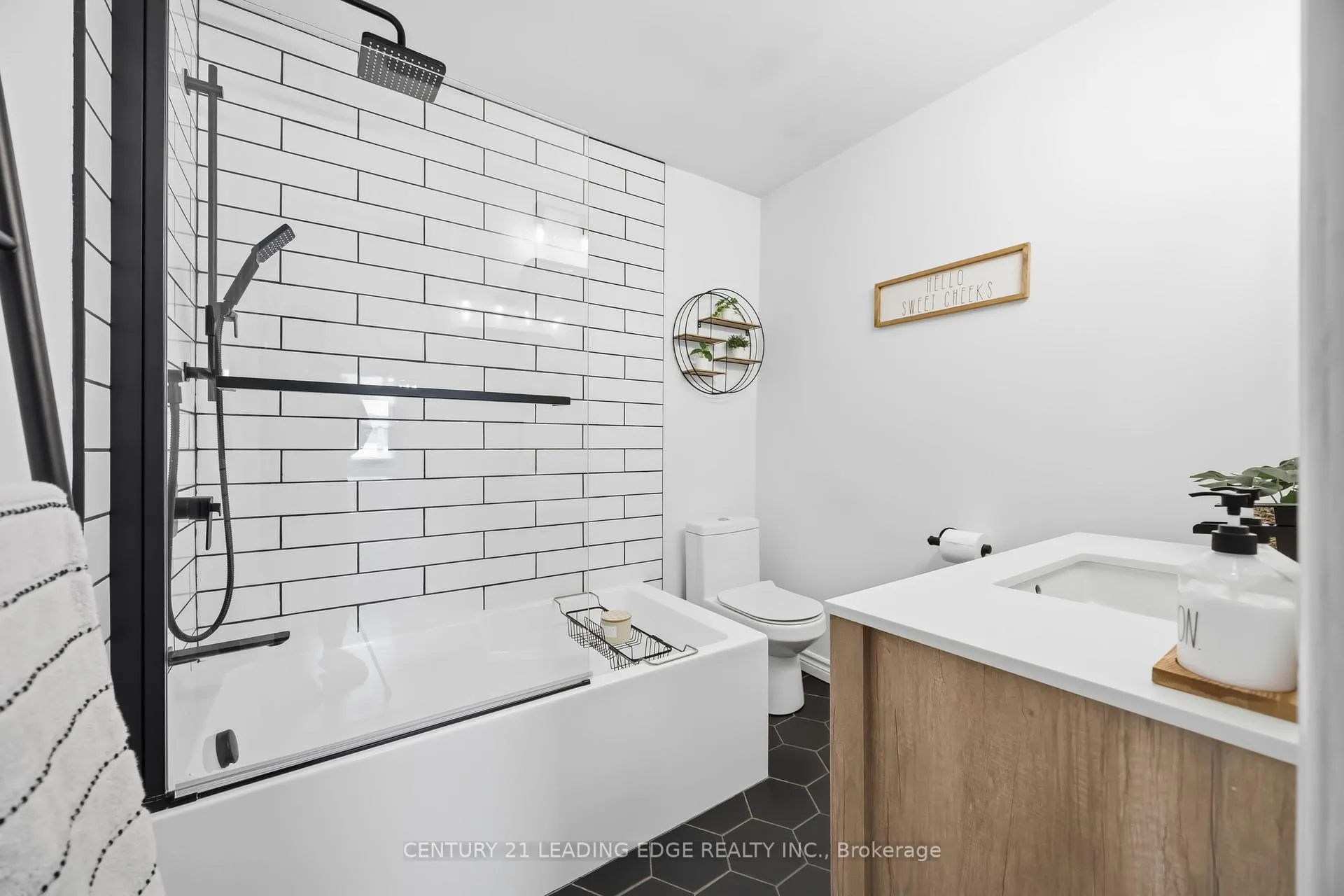 Photo 26 of 787 Third Avenue, Georgina, Historic Lakeshore Communities — HOMEH
