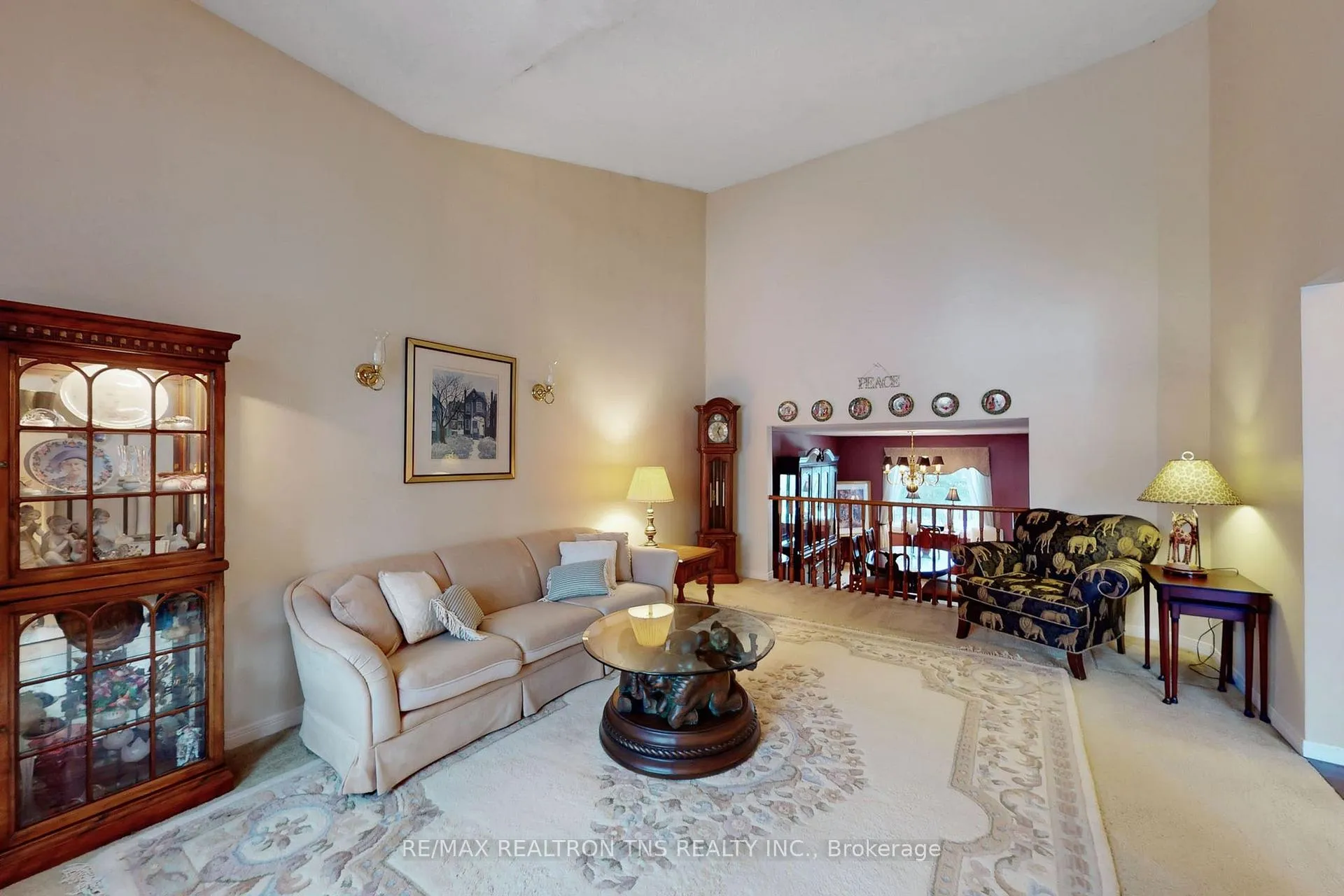 Photo 6 of 38 Gilbank Drive, Aurora, Aurora Heights — HOMEH