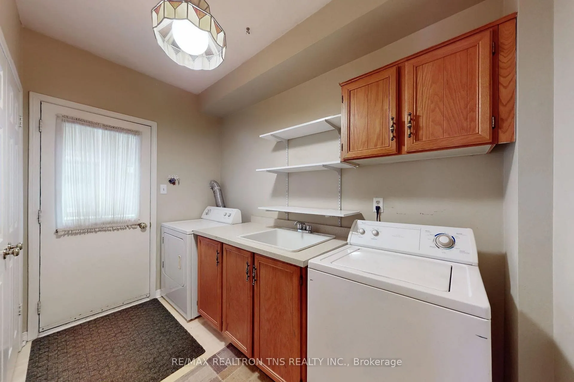 Photo 24 of 38 Gilbank Drive, Aurora, Aurora Heights — HOMEH