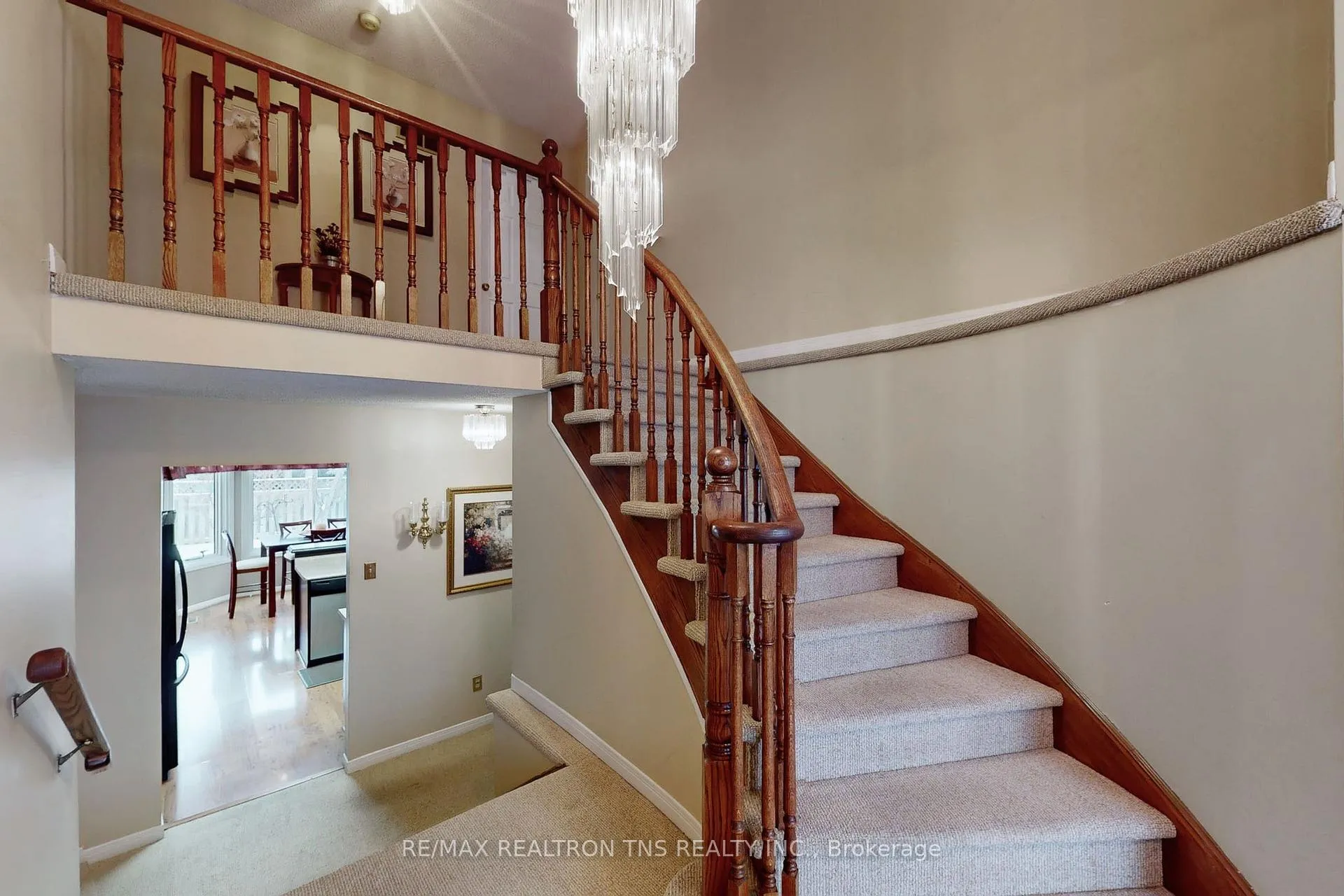 Photo 25 of 38 Gilbank Drive, Aurora, Aurora Heights — HOMEH