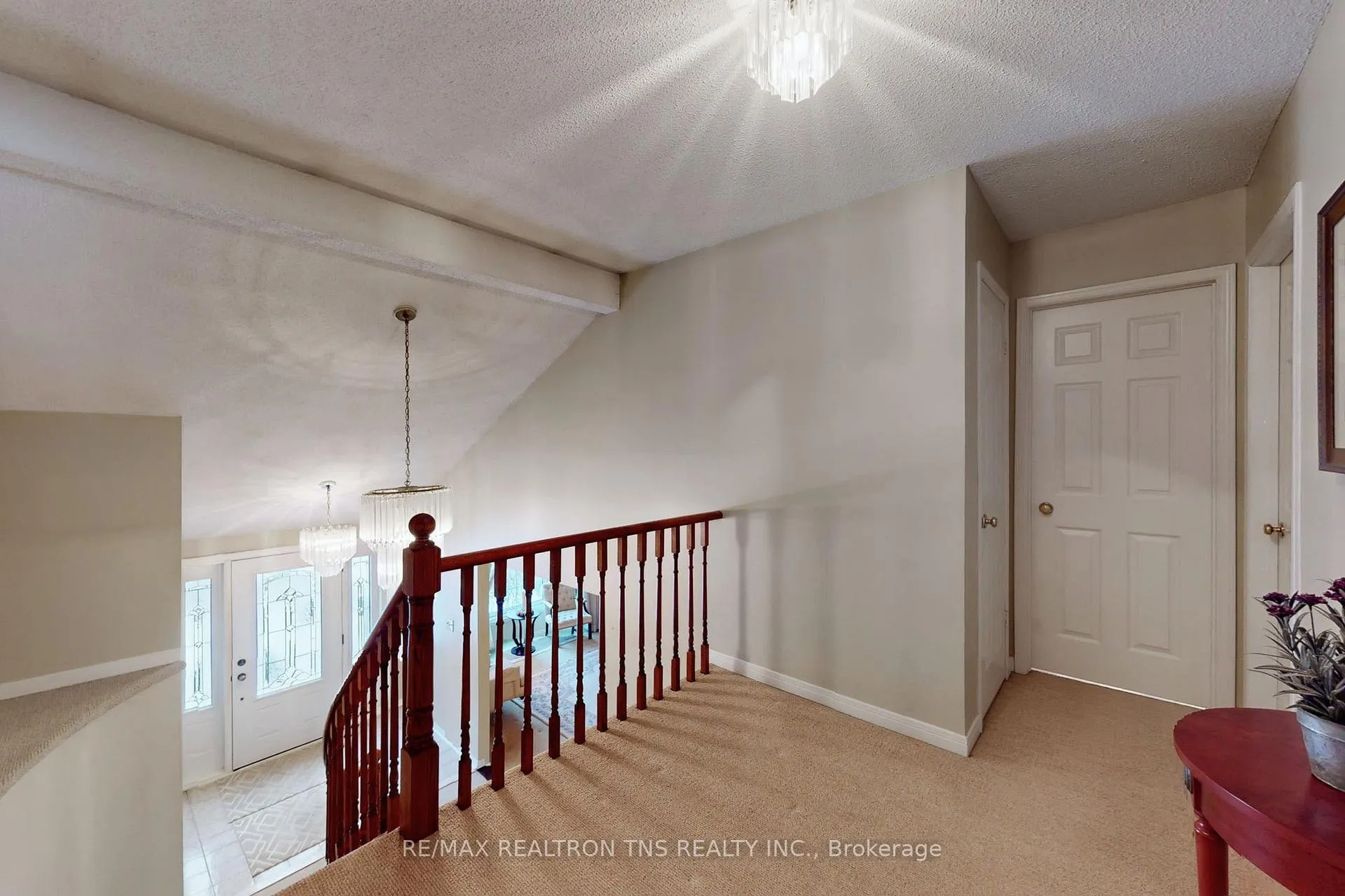 Photo 26 of 38 Gilbank Drive, Aurora, Aurora Heights — HOMEH