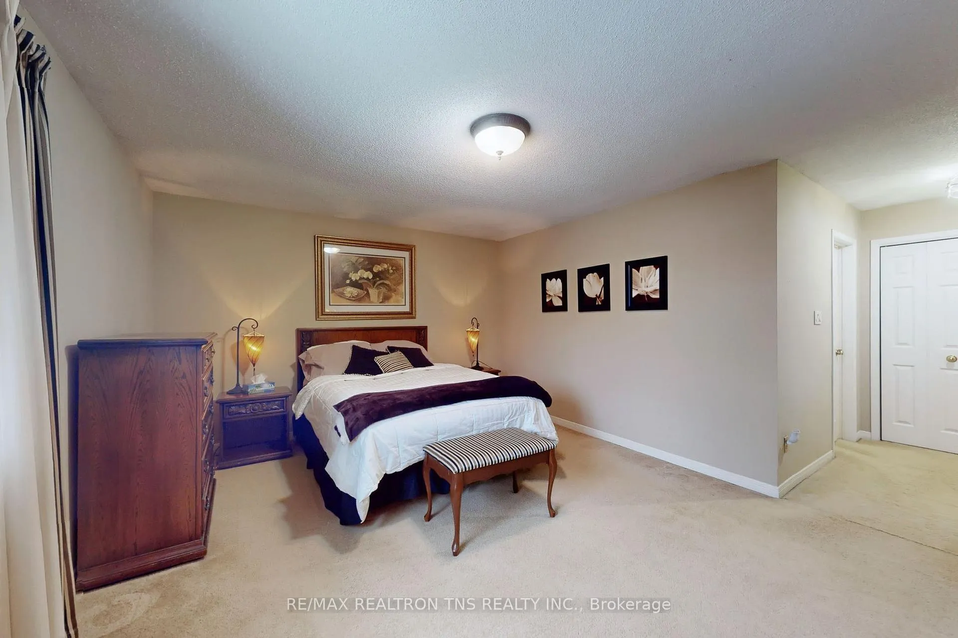 Photo 28 of 38 Gilbank Drive, Aurora, Aurora Heights — HOMEH