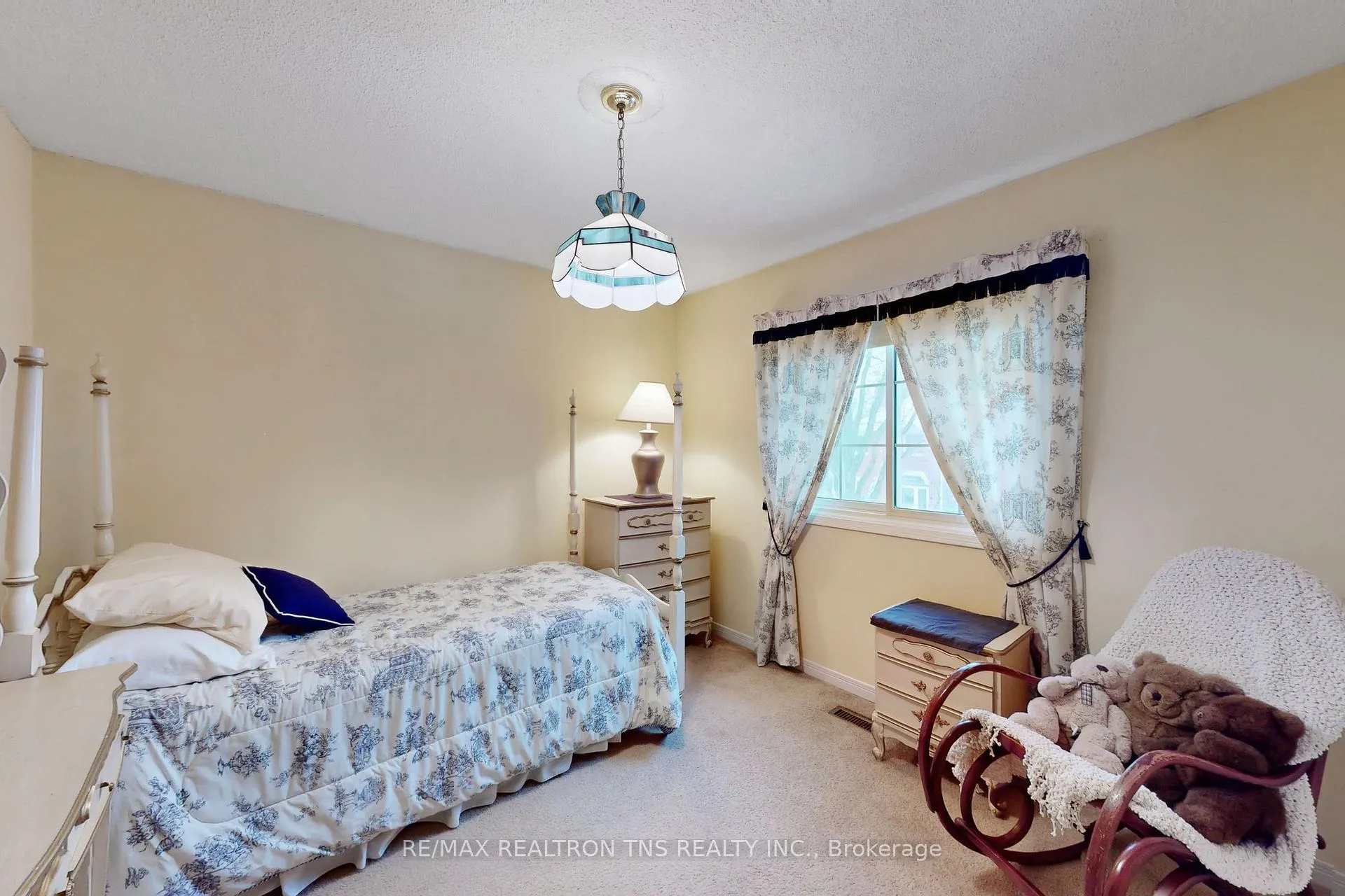 Photo 35 of 38 Gilbank Drive, Aurora, Aurora Heights — HOMEH