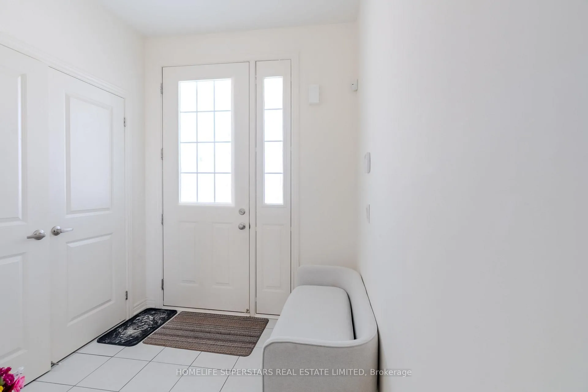 Photo 2 of 16 Gosset Road, Brampton, Northwest Brampton — HOMEH