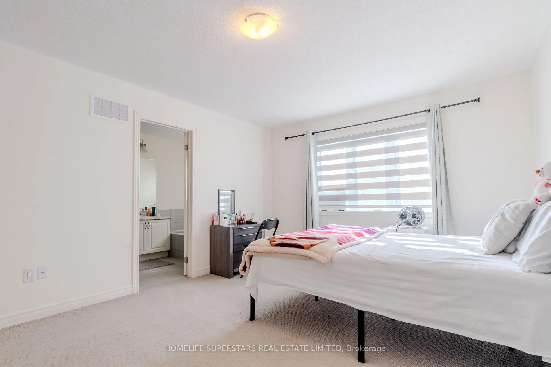 Photo 8 of 16 Gosset Road, Brampton, Northwest Brampton — HOMEH