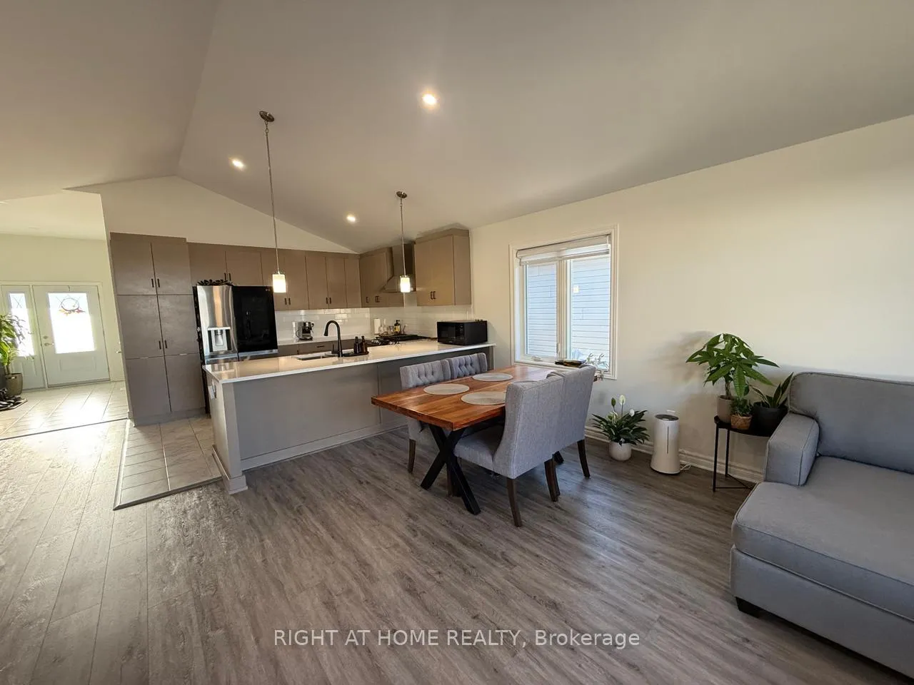 Photo 2 of 45 Yade Road, Arnprior — HOMEH