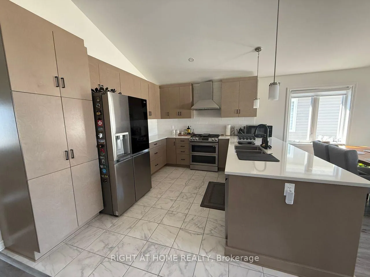 Photo 4 of 45 Yade Road, Arnprior — HOMEH