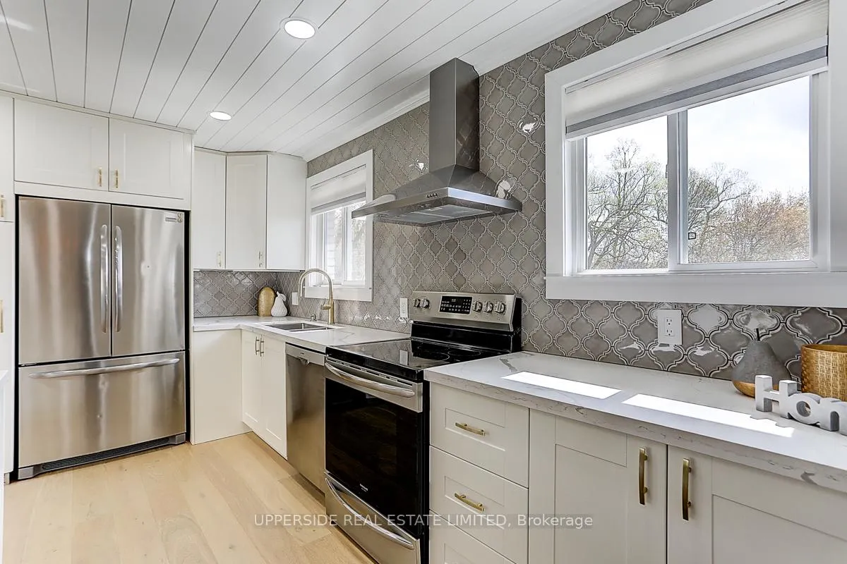 Photo 7 of 853 Capri Court E, Oshawa, Donevan — HOMEH