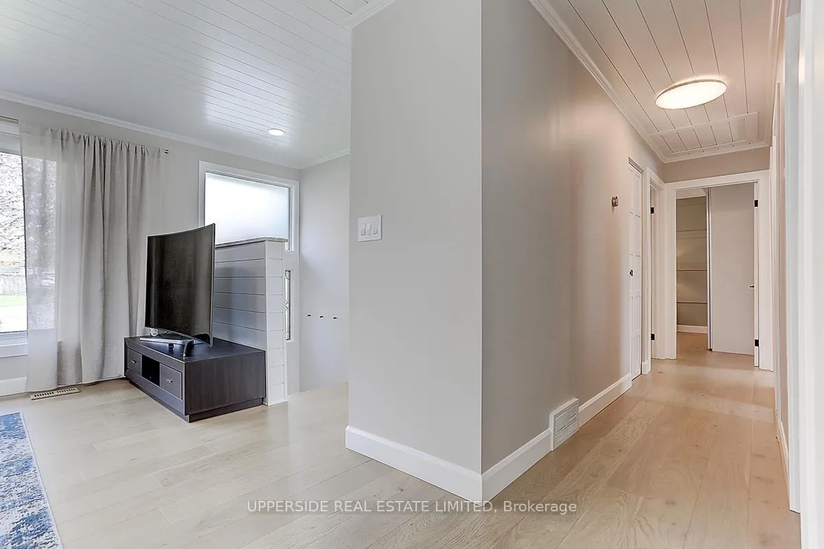 Photo 8 of 853 Capri Court E, Oshawa, Donevan — HOMEH