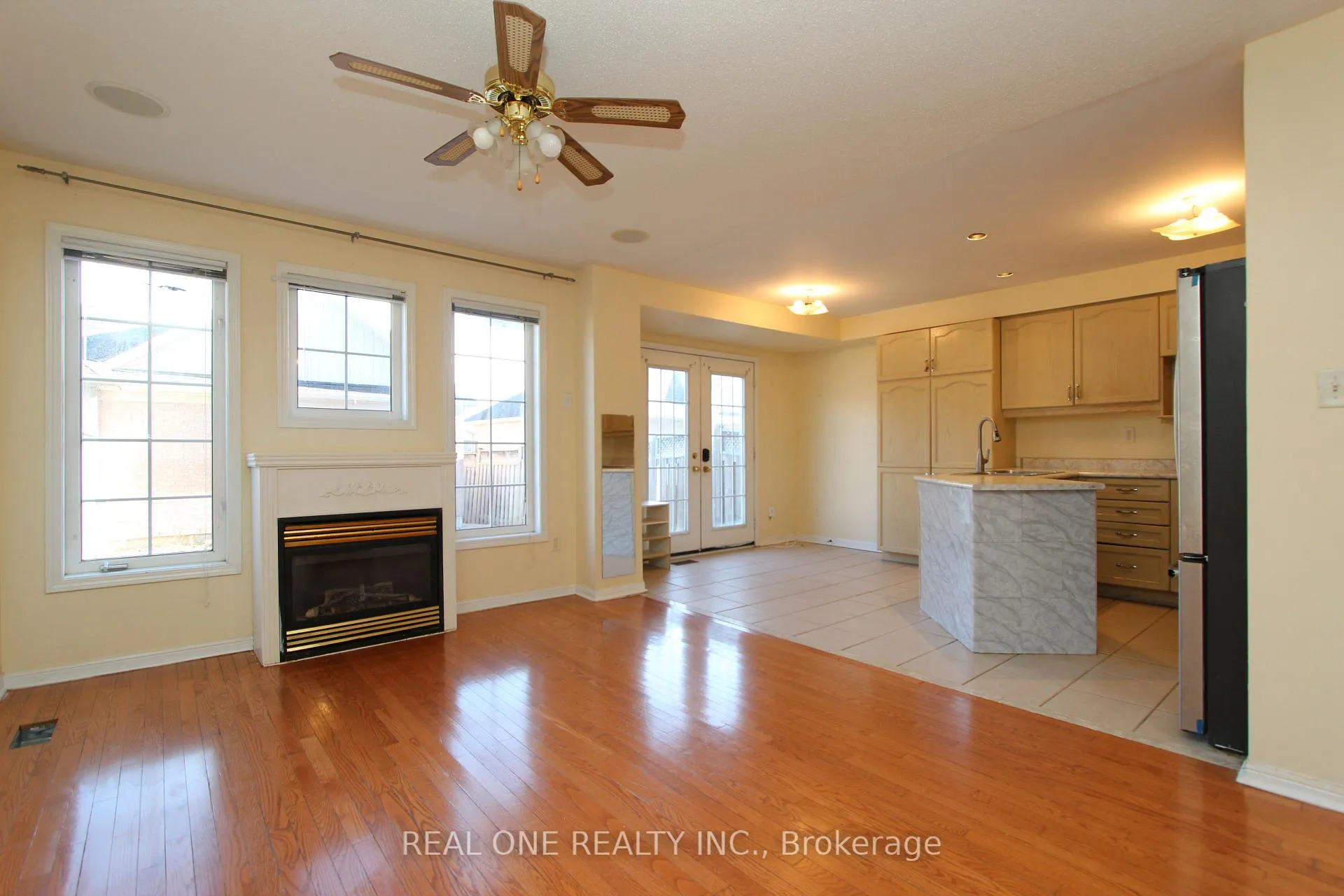 Photo 2 of 749 Bur Oak Avenue, Markham, Wismer — HOMEH