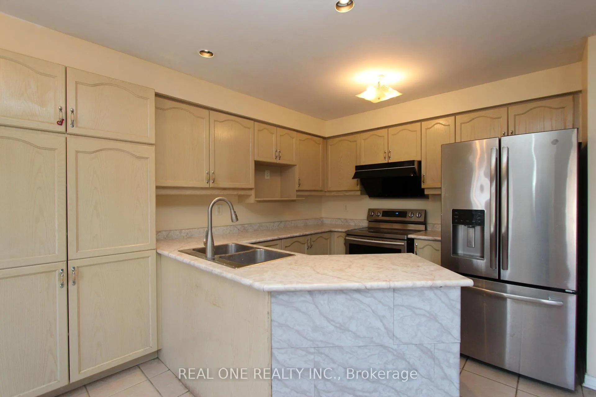 Photo 5 of 749 Bur Oak Avenue, Markham, Wismer — HOMEH