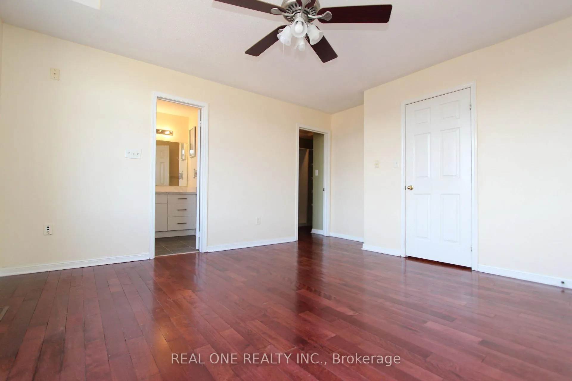 Photo 12 of 749 Bur Oak Avenue, Markham, Wismer — HOMEH