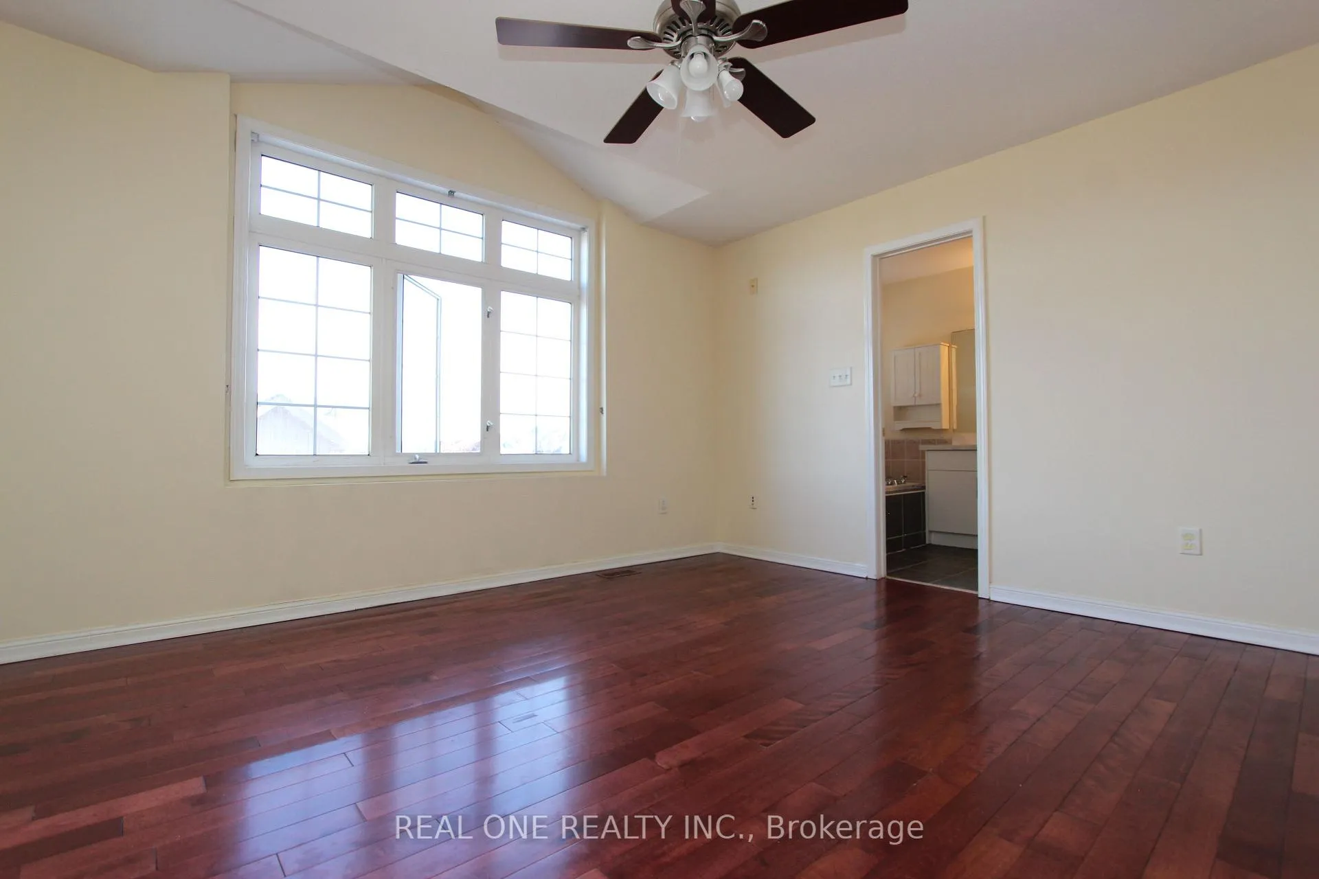 Photo 13 of 749 Bur Oak Avenue, Markham, Wismer — HOMEH