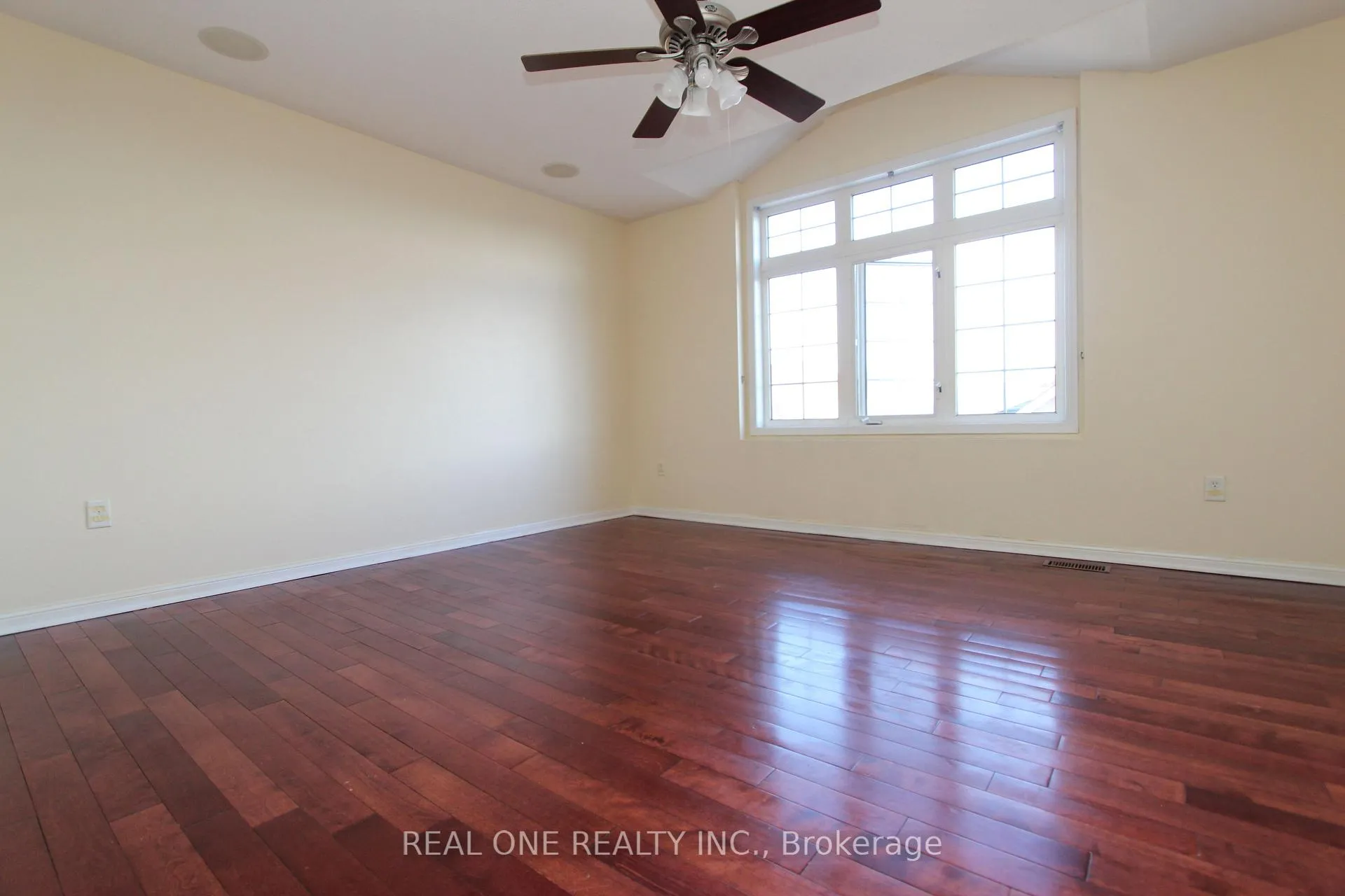 Photo 14 of 749 Bur Oak Avenue, Markham, Wismer — HOMEH