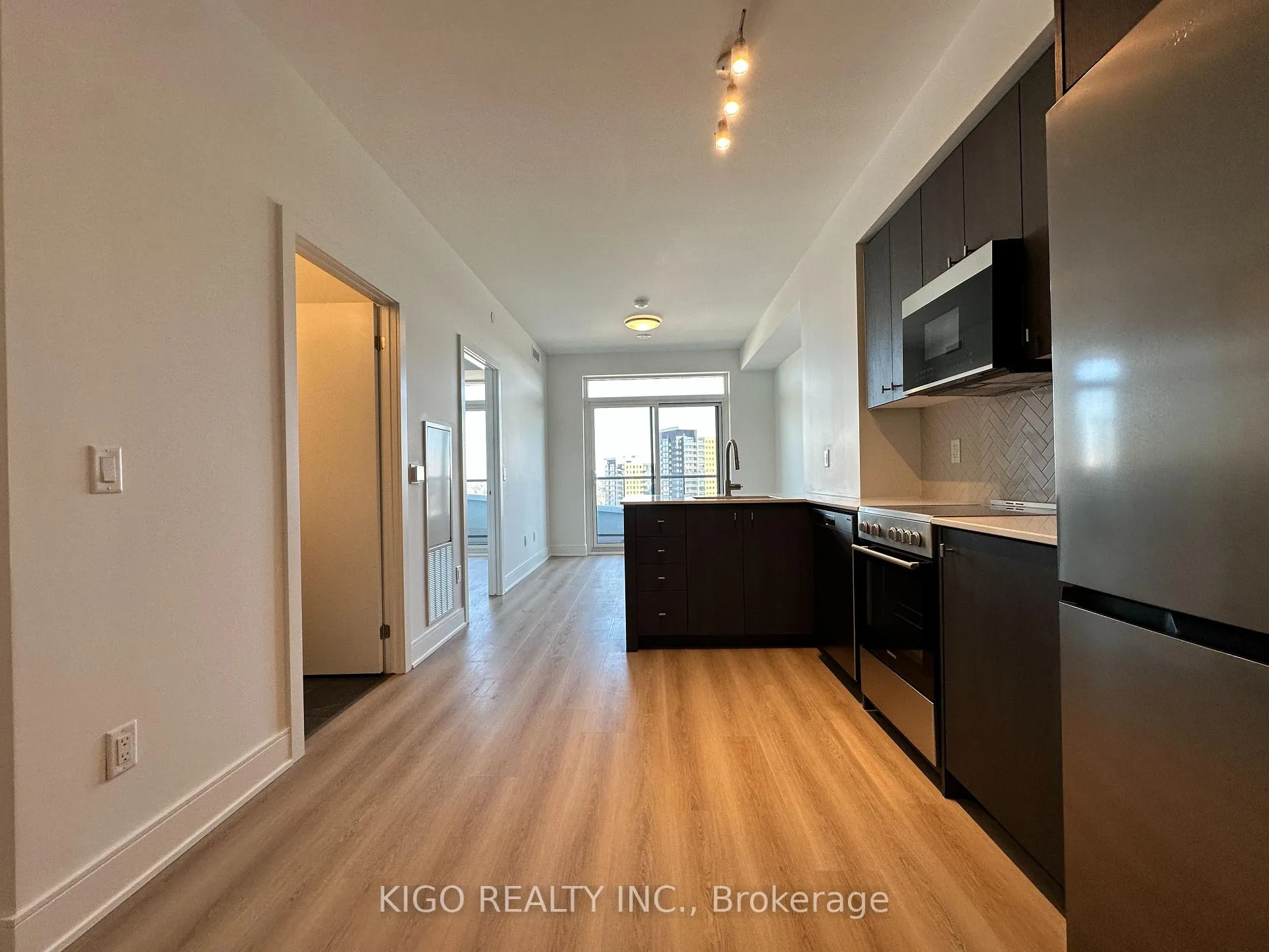 Photo 13 of Unit 1401, 25 Wellington Street S, Kitchener — HOMEH