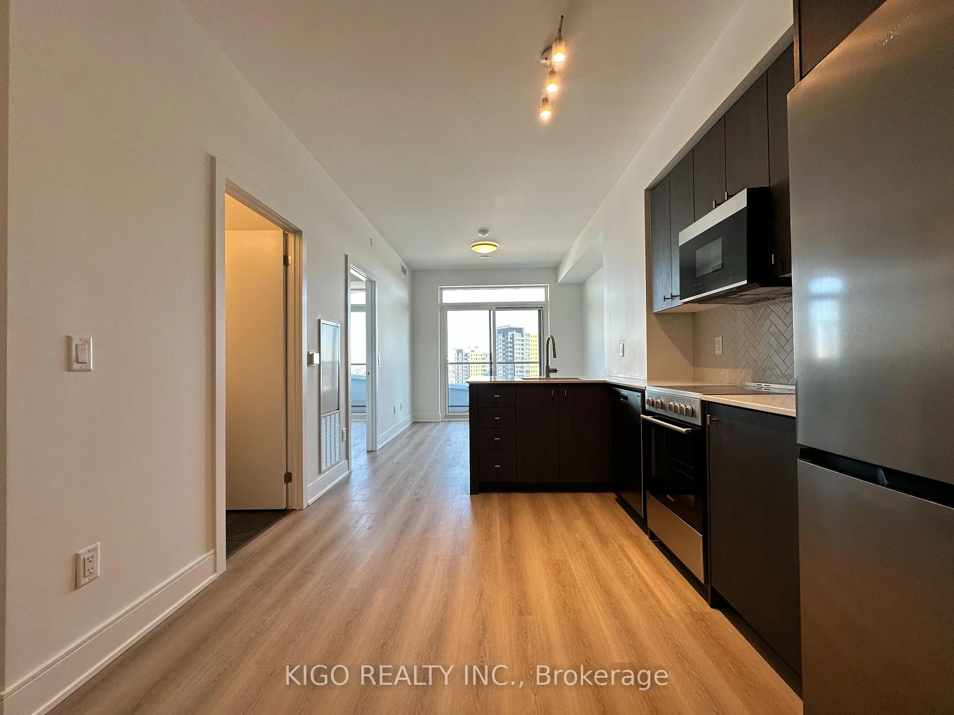Photo 14 of Unit 1401, 25 Wellington Street S, Kitchener — HOMEH