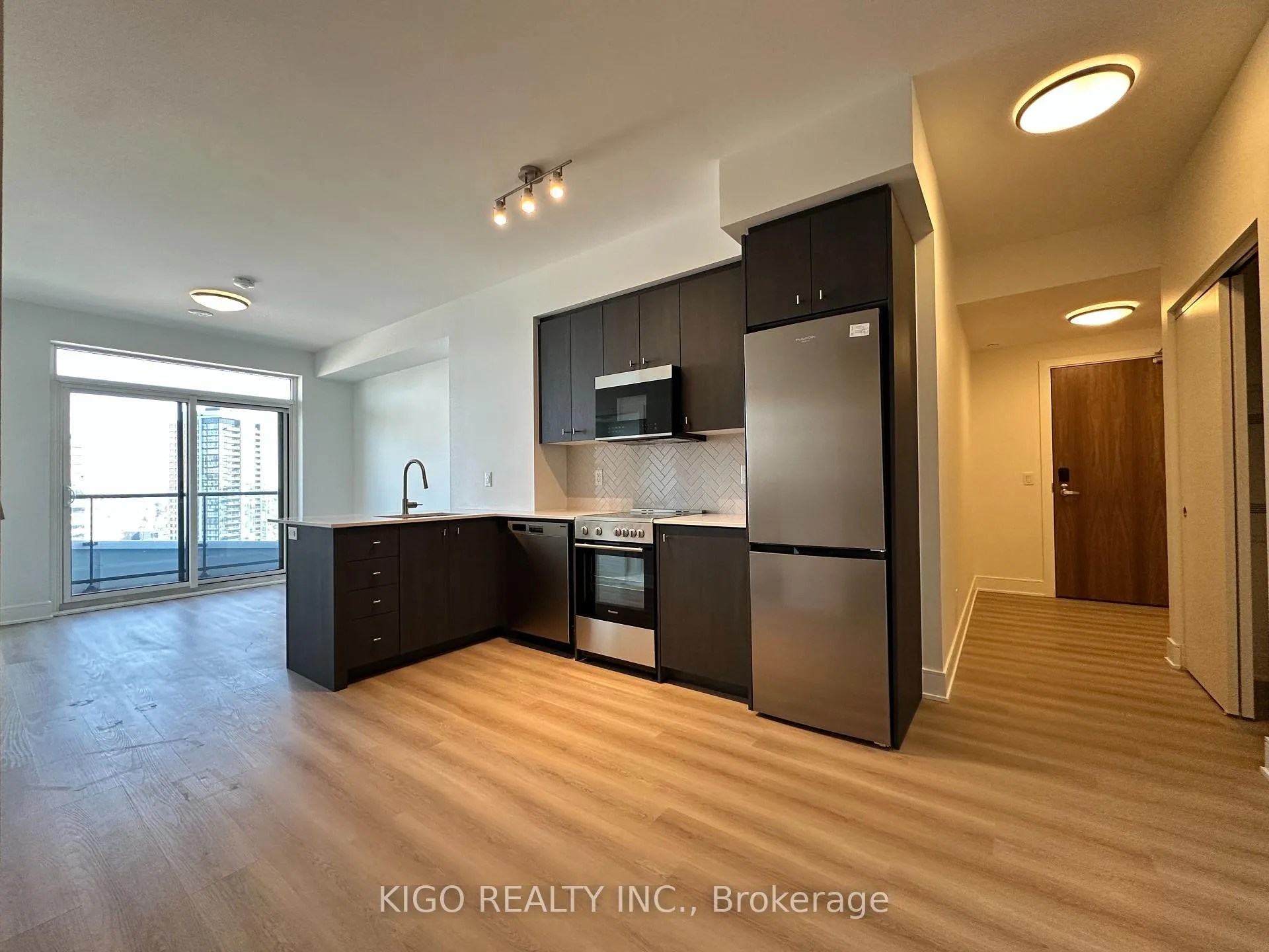 Photo 16 of Unit 1401, 25 Wellington Street S, Kitchener — HOMEH