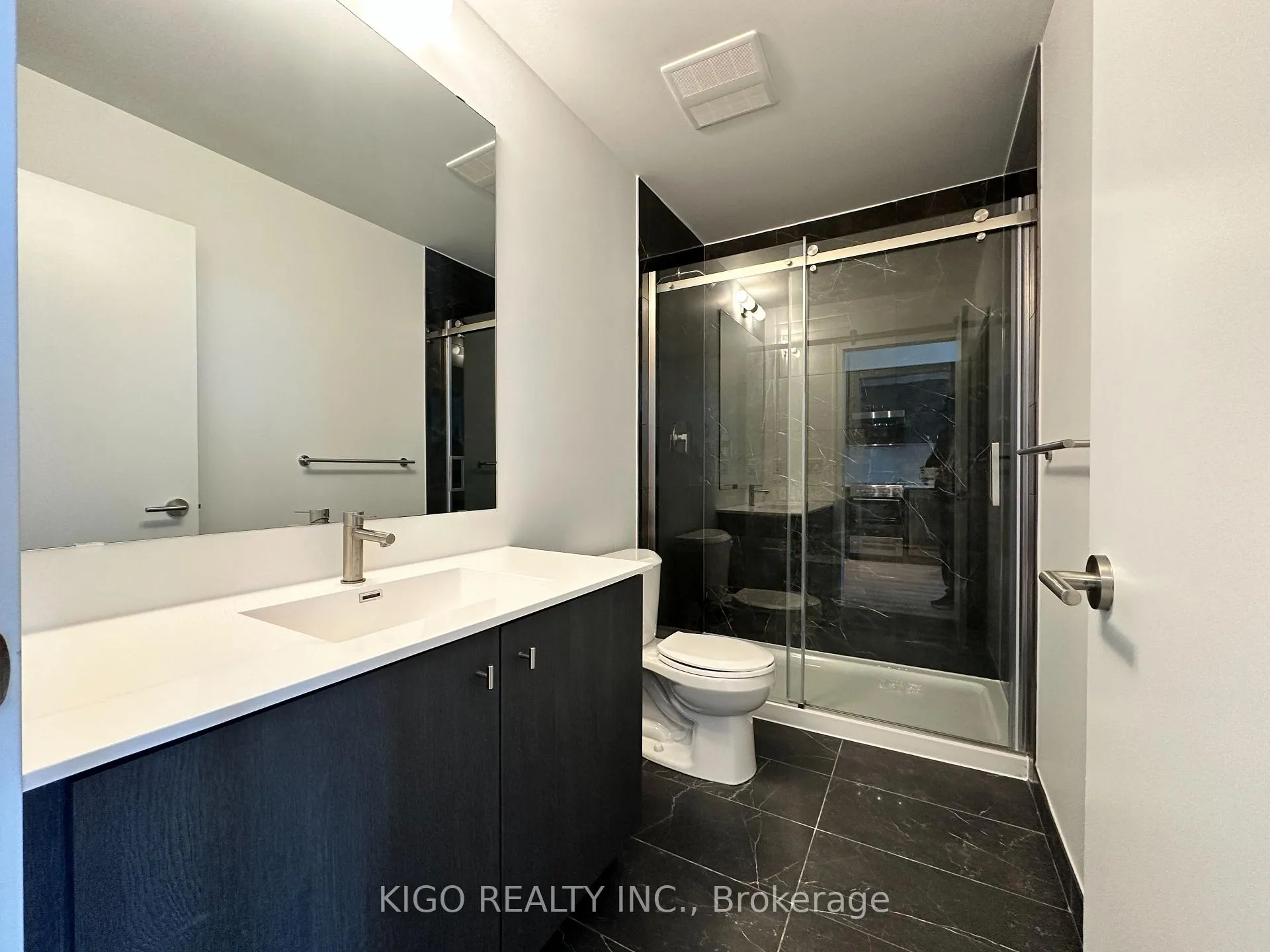 Photo 17 of Unit 1401, 25 Wellington Street S, Kitchener — HOMEH