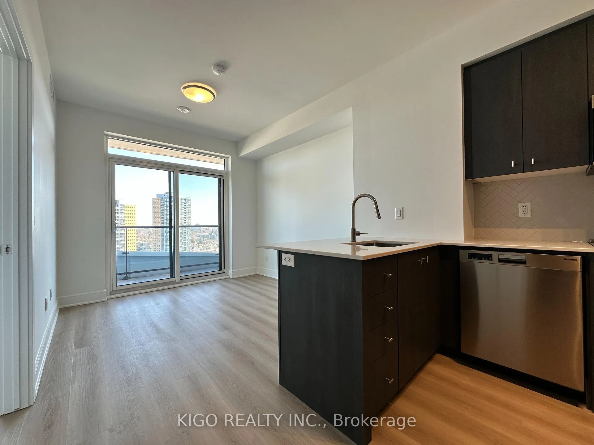 Photo 18 of Unit 1401, 25 Wellington Street S, Kitchener — HOMEH