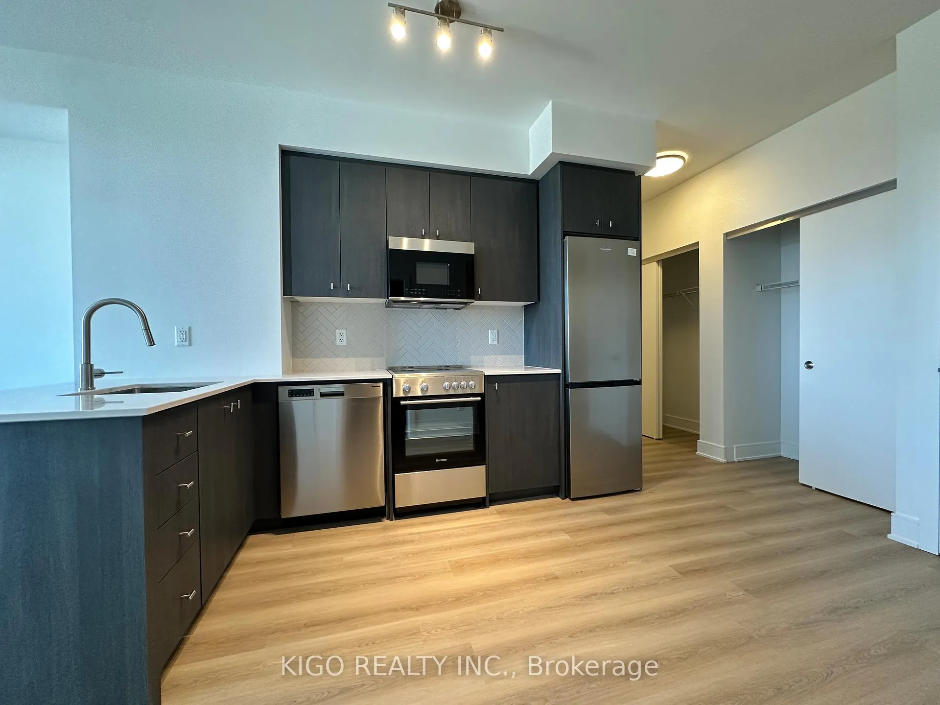 Photo 20 of Unit 1401, 25 Wellington Street S, Kitchener — HOMEH