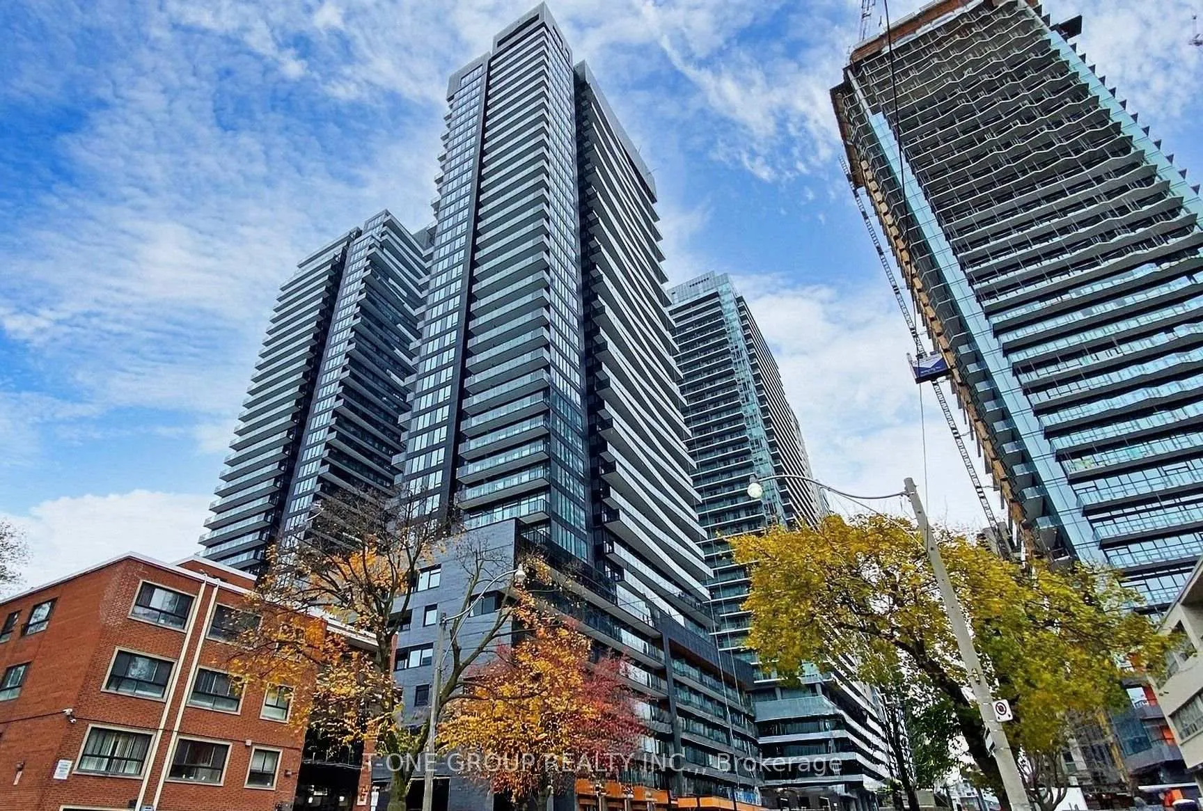 Front of Unit 2711, 117 Broadway Avenue