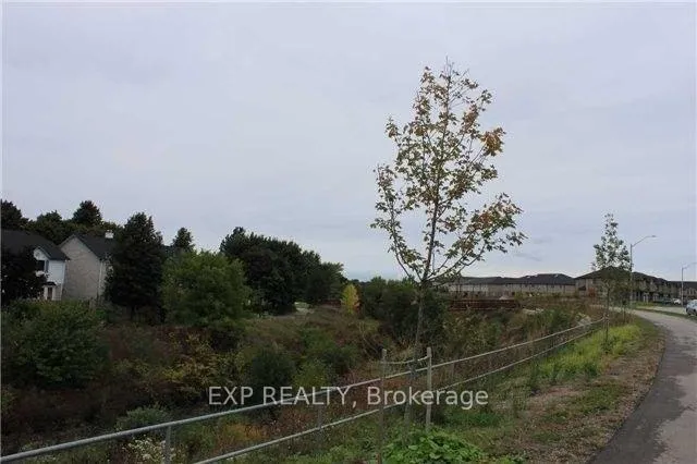Photo 5 of 134 Westbank Trail, Hamilton, Stoney Creek Mountain — HOMEH
