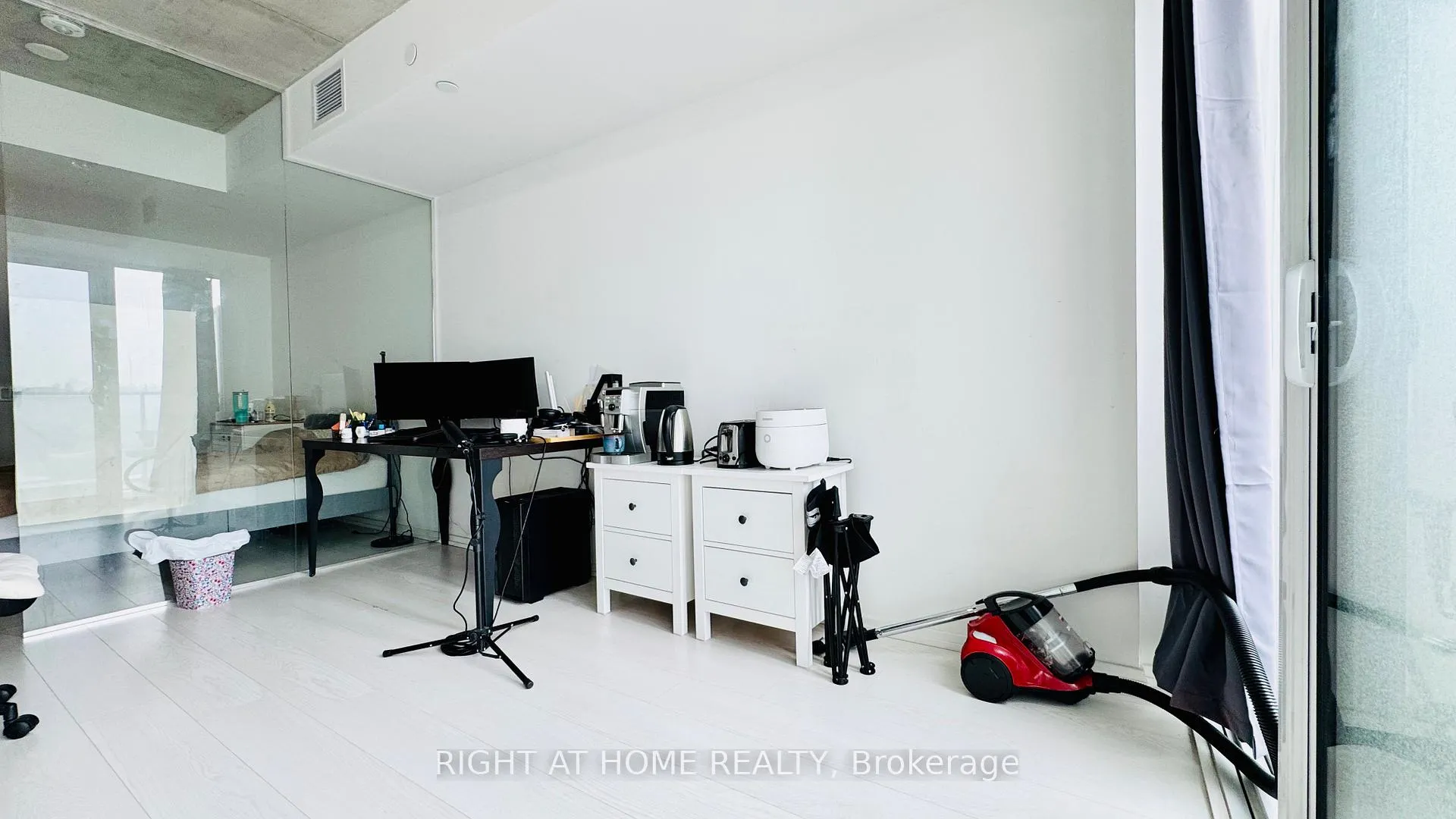 Photo 3 of Unit 617, 5 Soudan Avenue, Toronto, Mount Pleasant East — HOMEH