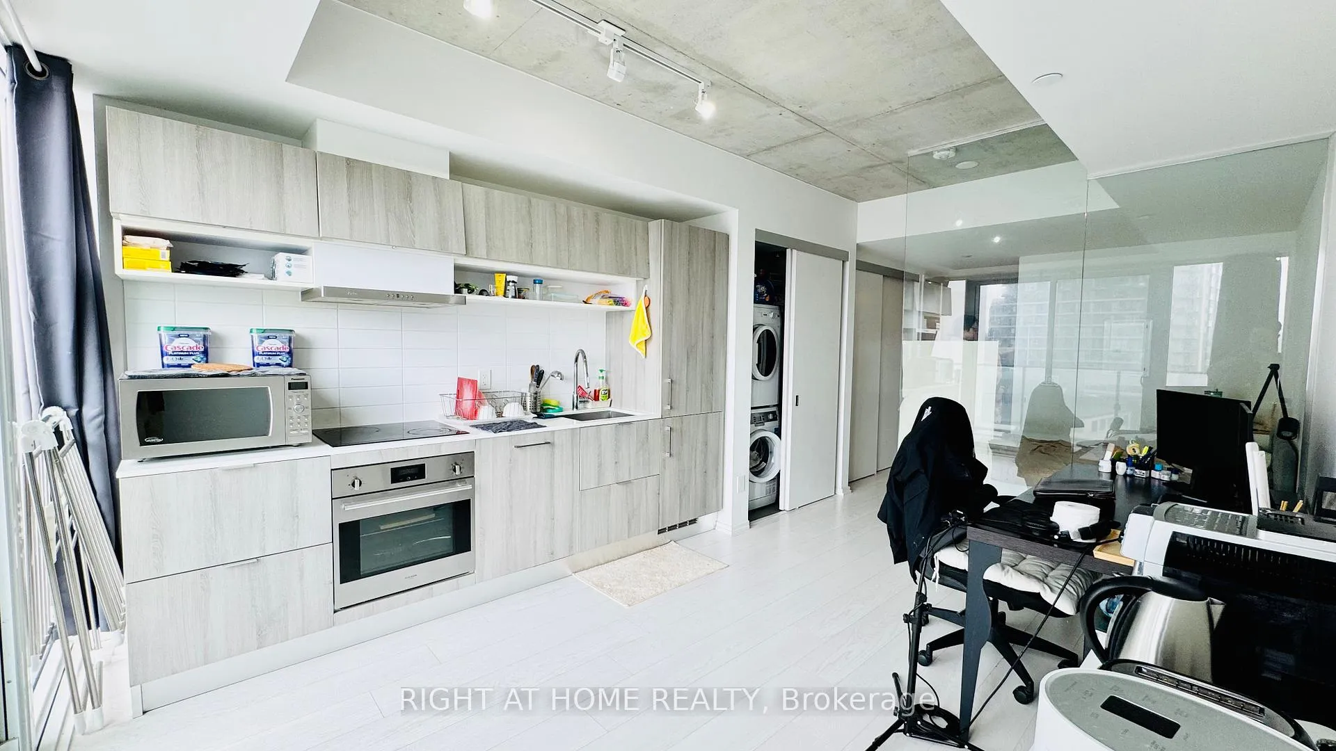 Photo 4 of Unit 617, 5 Soudan Avenue, Toronto, Mount Pleasant East — HOMEH