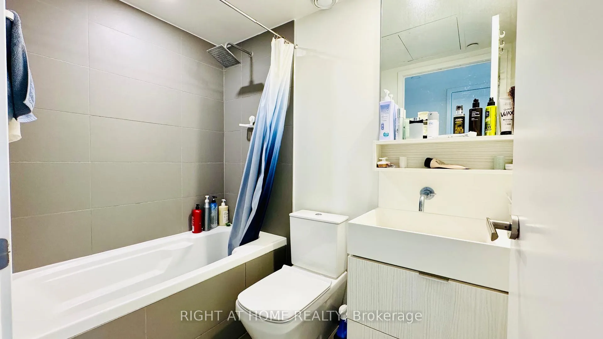 Photo 5 of Unit 617, 5 Soudan Avenue, Toronto, Mount Pleasant East — HOMEH