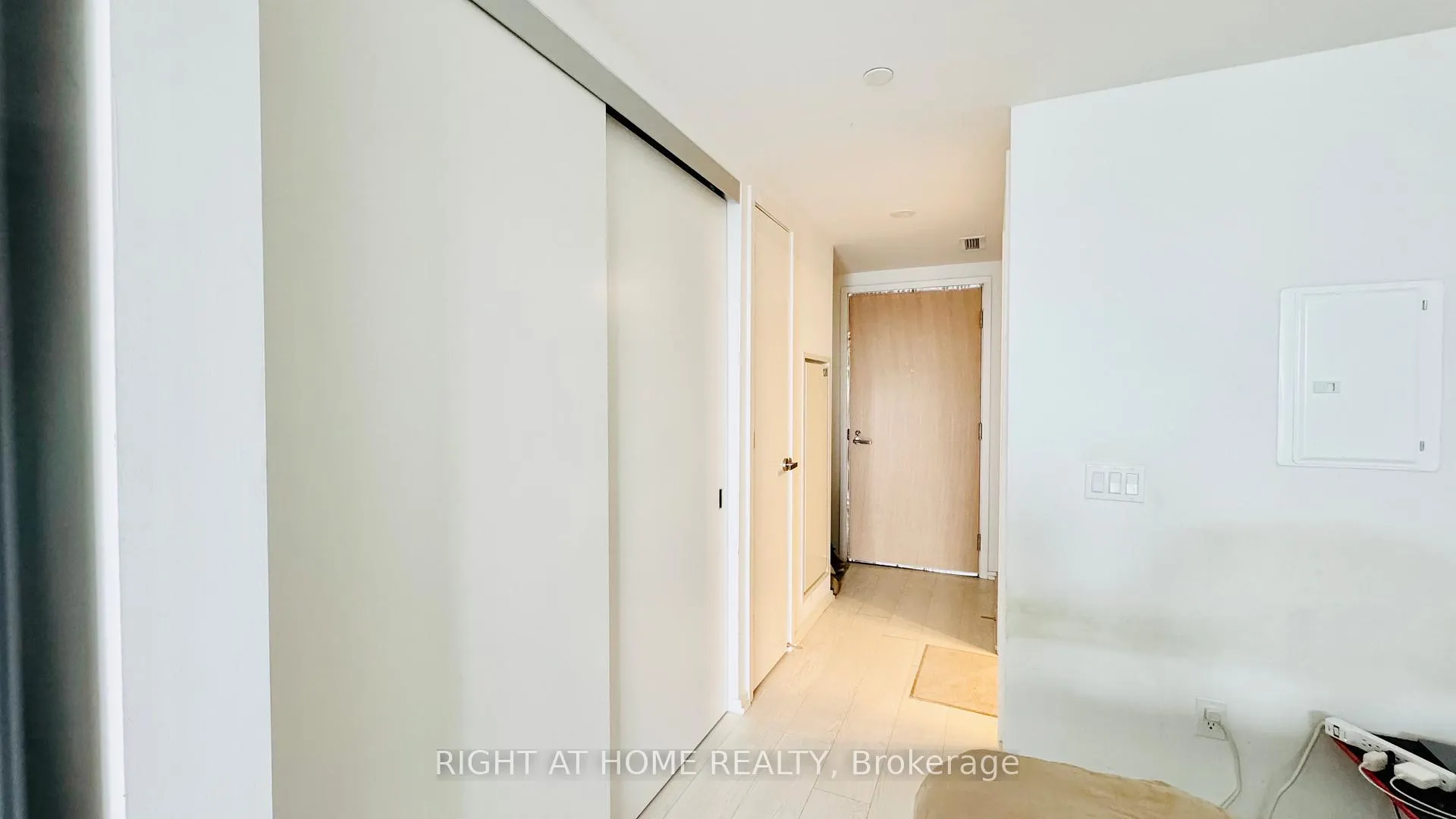 Photo 10 of Unit 617, 5 Soudan Avenue, Toronto, Mount Pleasant East — HOMEH