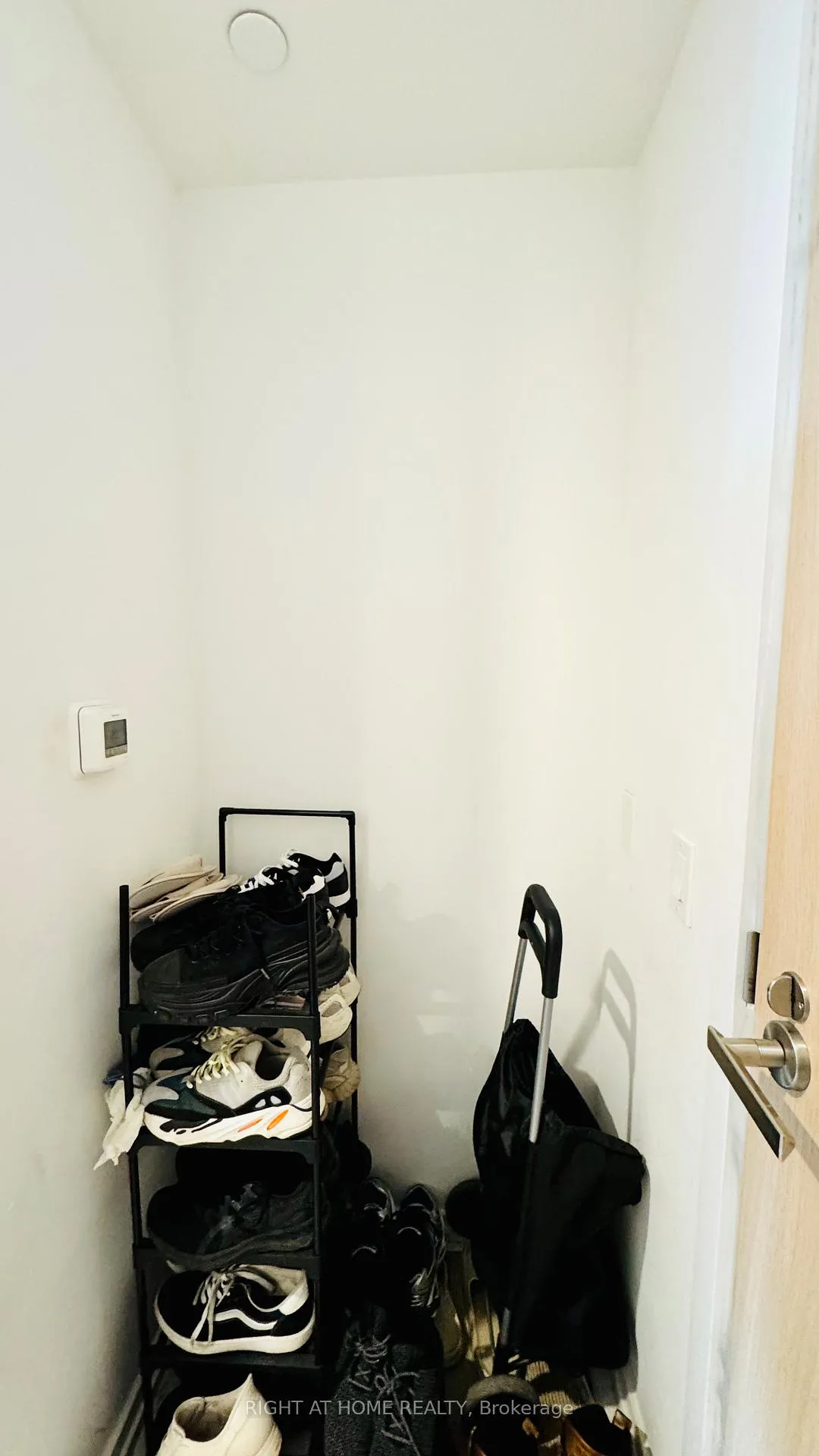 Photo 13 of Unit 617, 5 Soudan Avenue, Toronto, Mount Pleasant East — HOMEH
