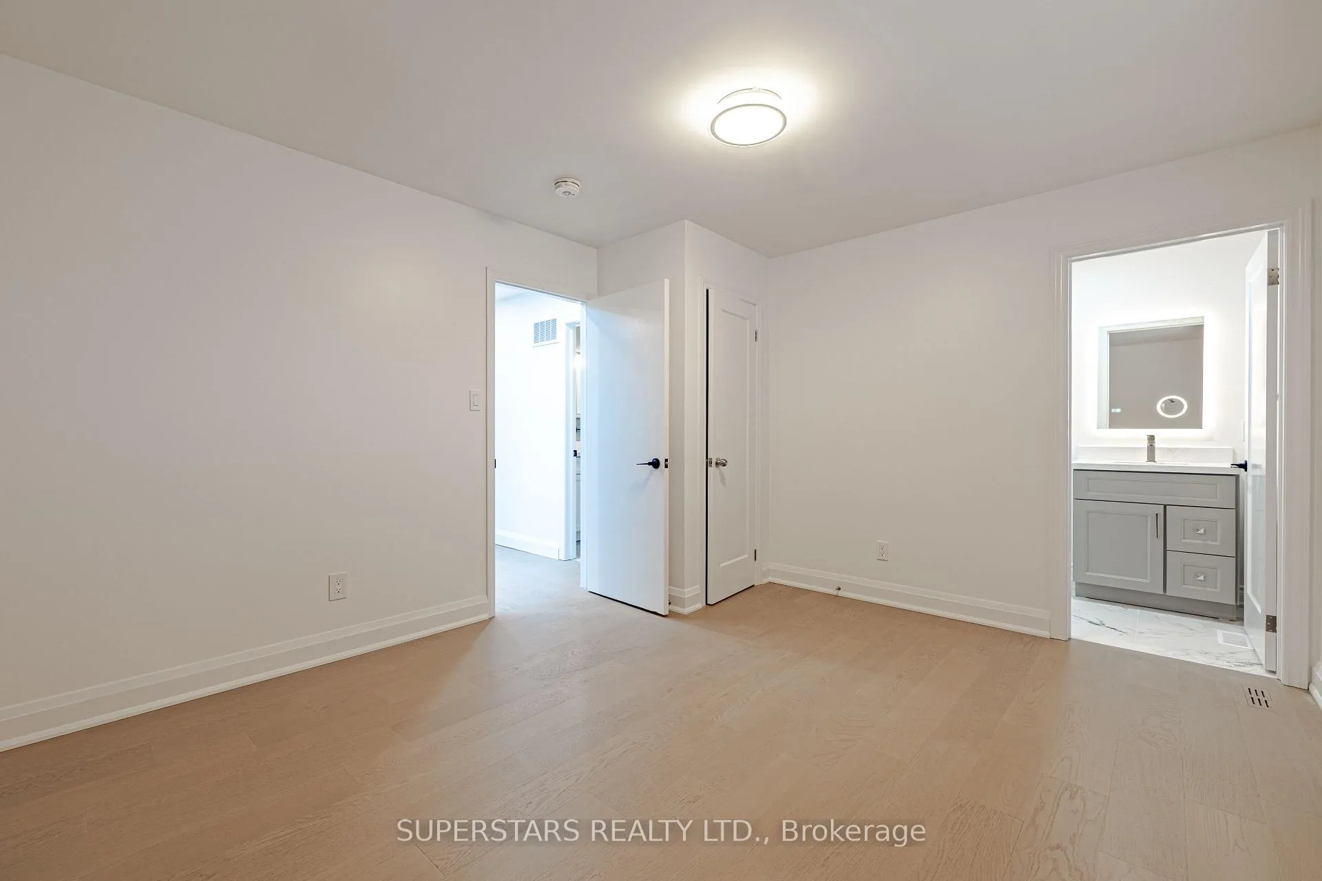Photo 12 of Unit UPPER, 39 Evergreen Drive, Whitby, Blue Grass Meadows — HOMEH