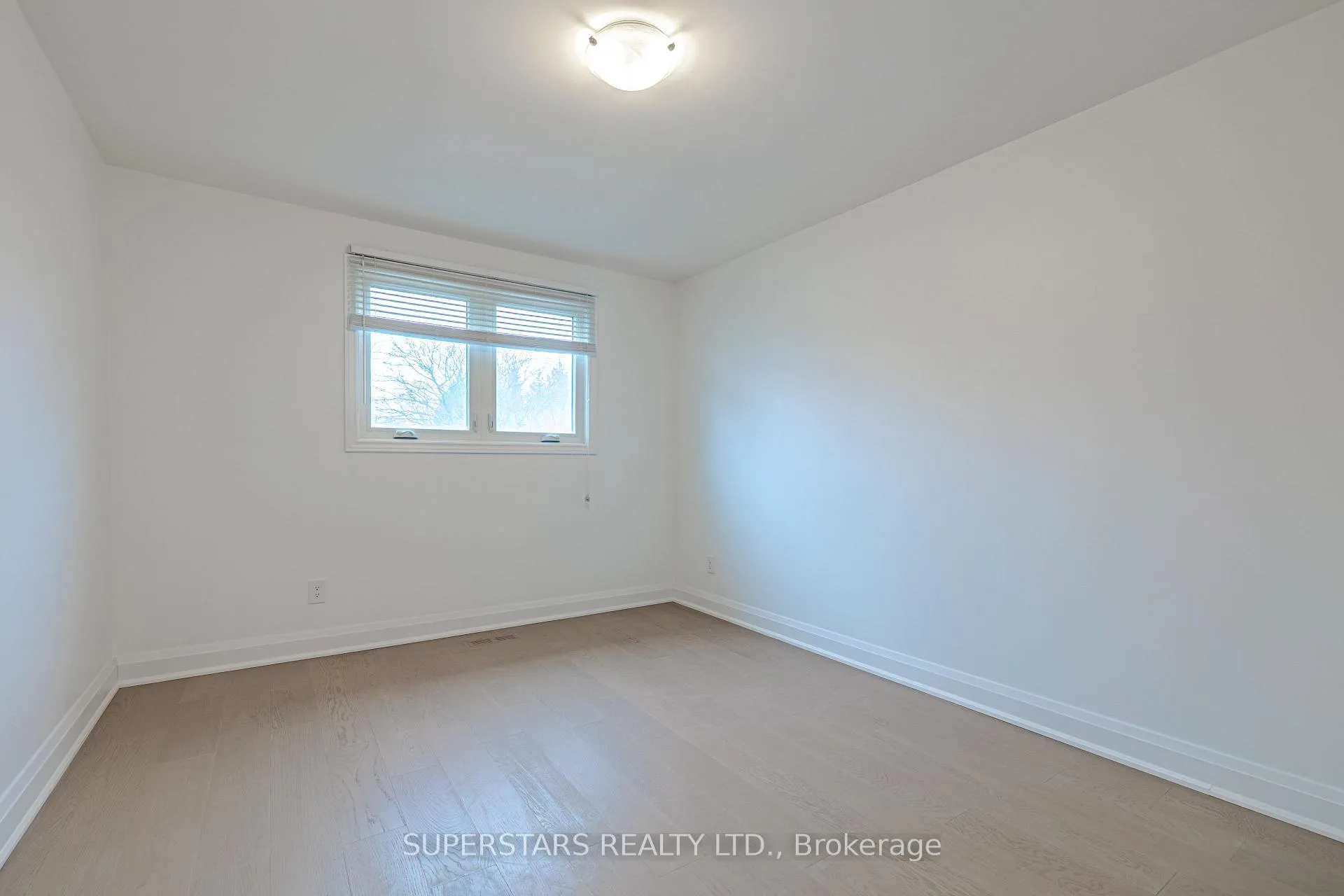Photo 13 of Unit UPPER, 39 Evergreen Drive, Whitby, Blue Grass Meadows — HOMEH