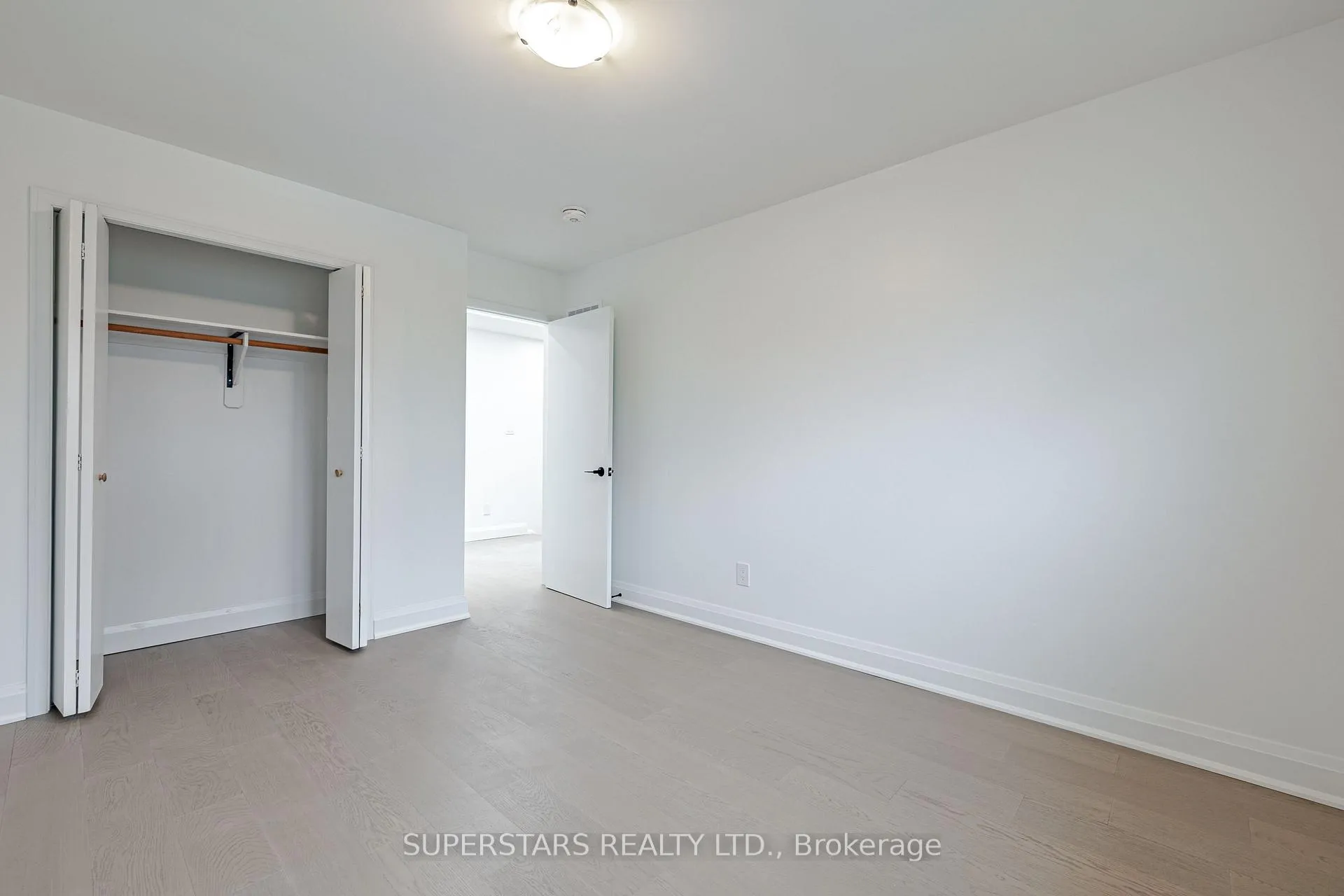 Photo 14 of Unit UPPER, 39 Evergreen Drive, Whitby, Blue Grass Meadows — HOMEH